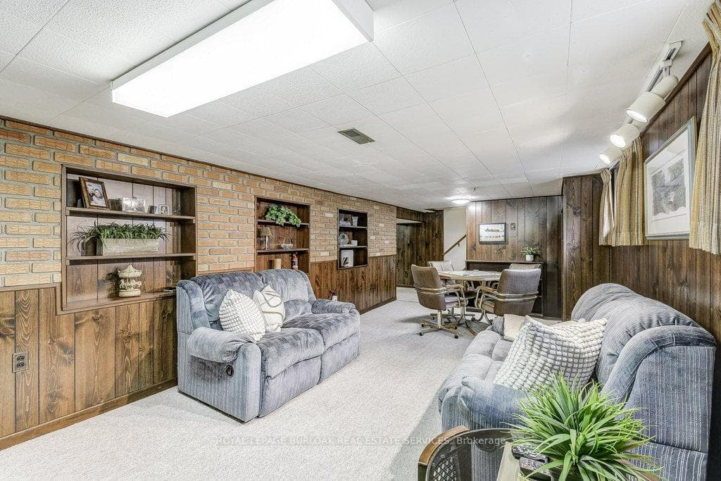 1054 Shepherd's Drive photo 21