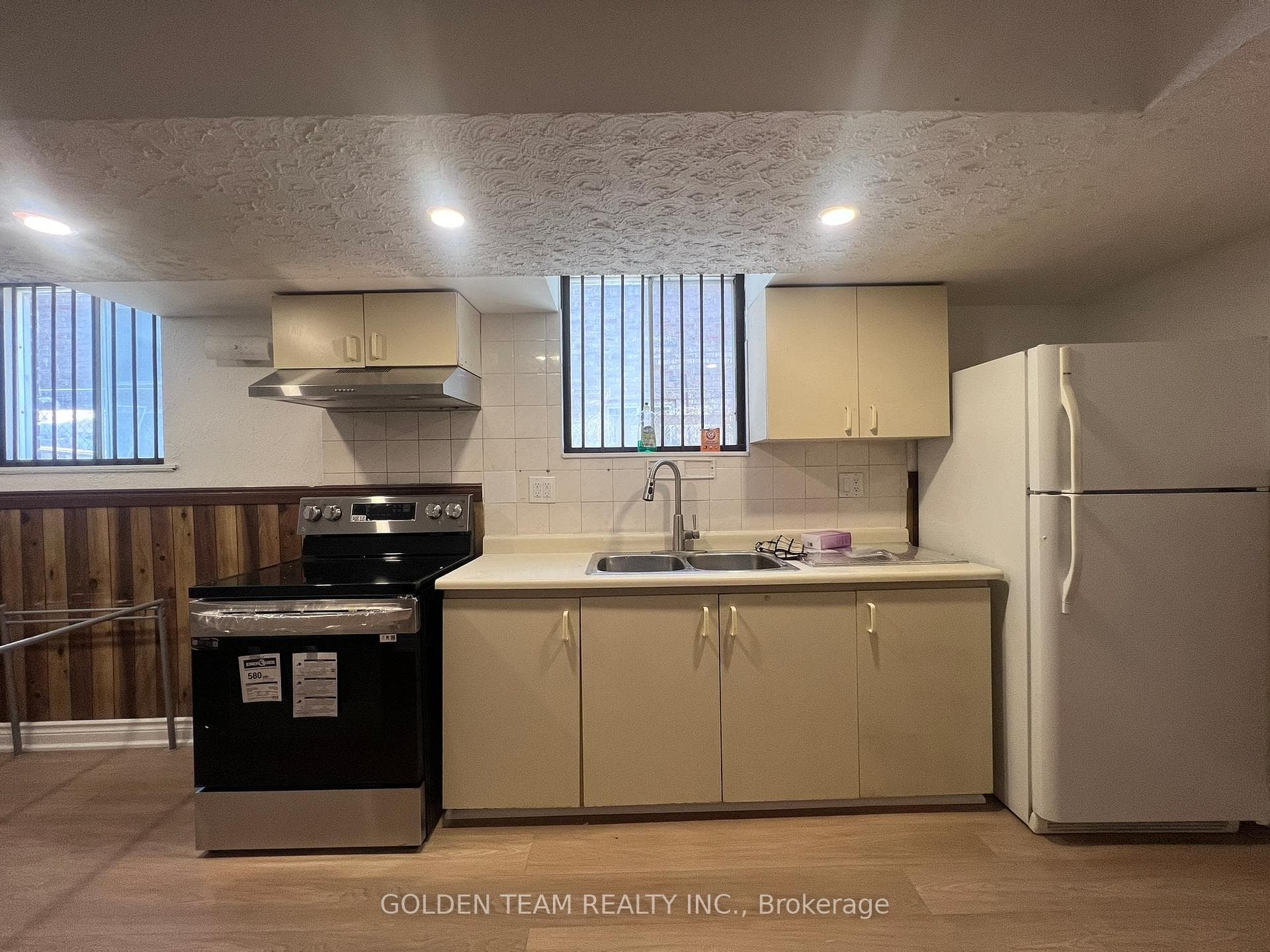 334 Cherokee Boulevard Unit Bsmt photo 5