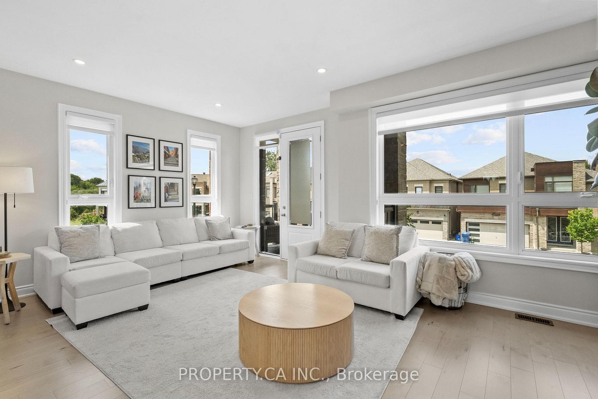 556 New England Court photo 6