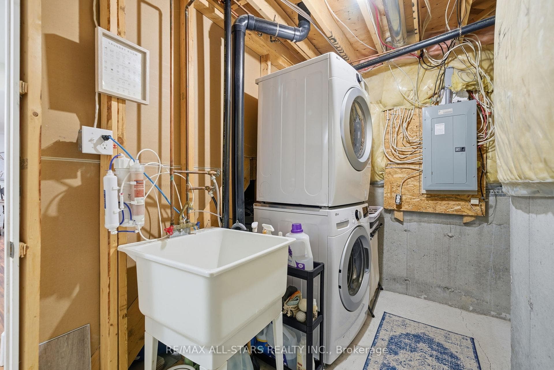 151 Ash Street photo 32