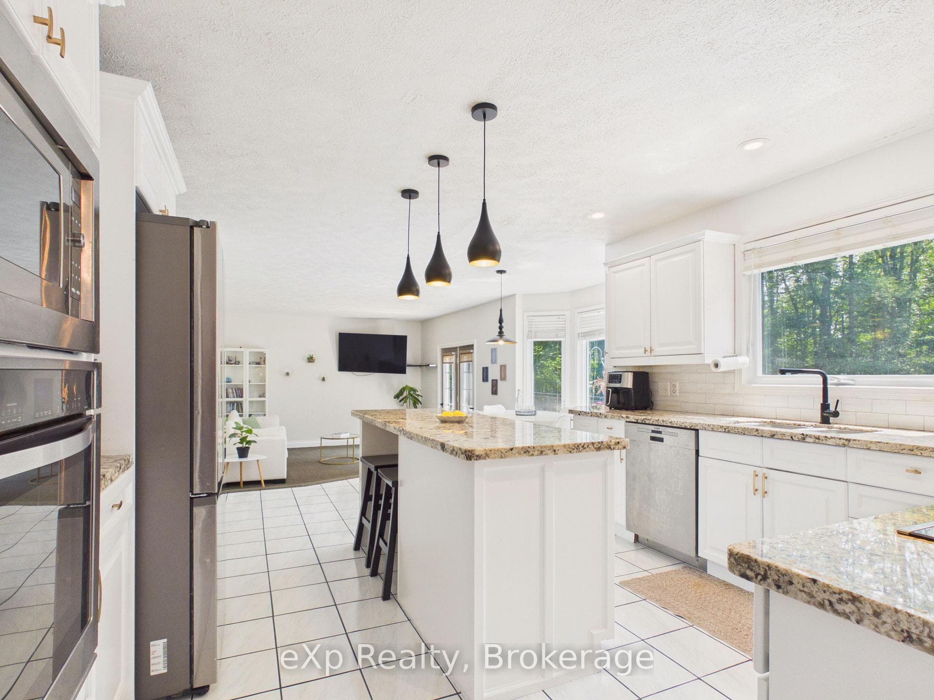 20 Highland Crescent photo 12