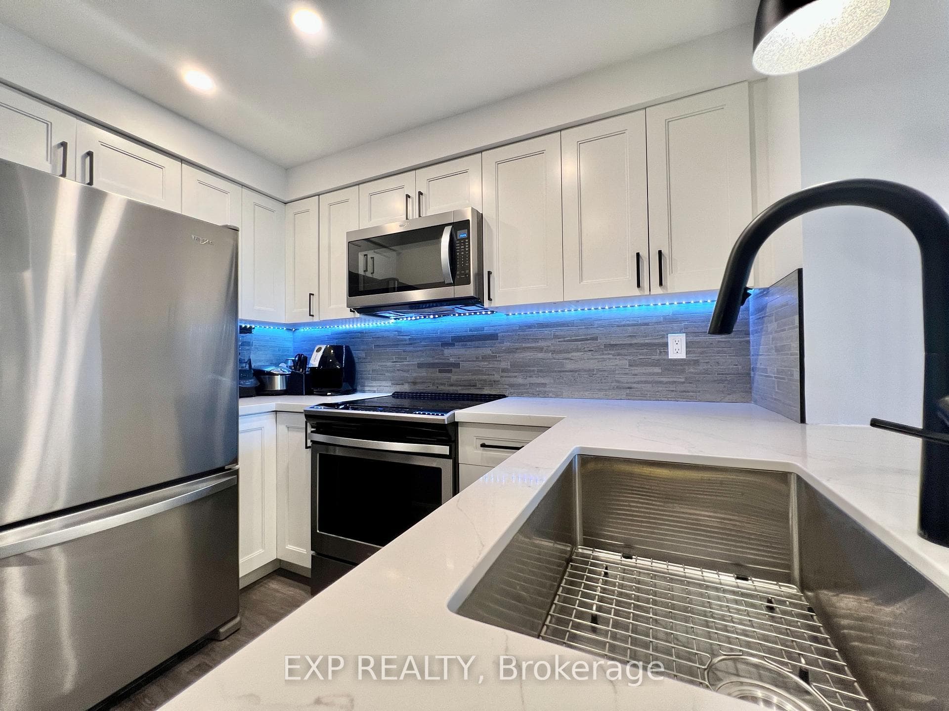 35 Empress Avenue Unit 1601 photo 5