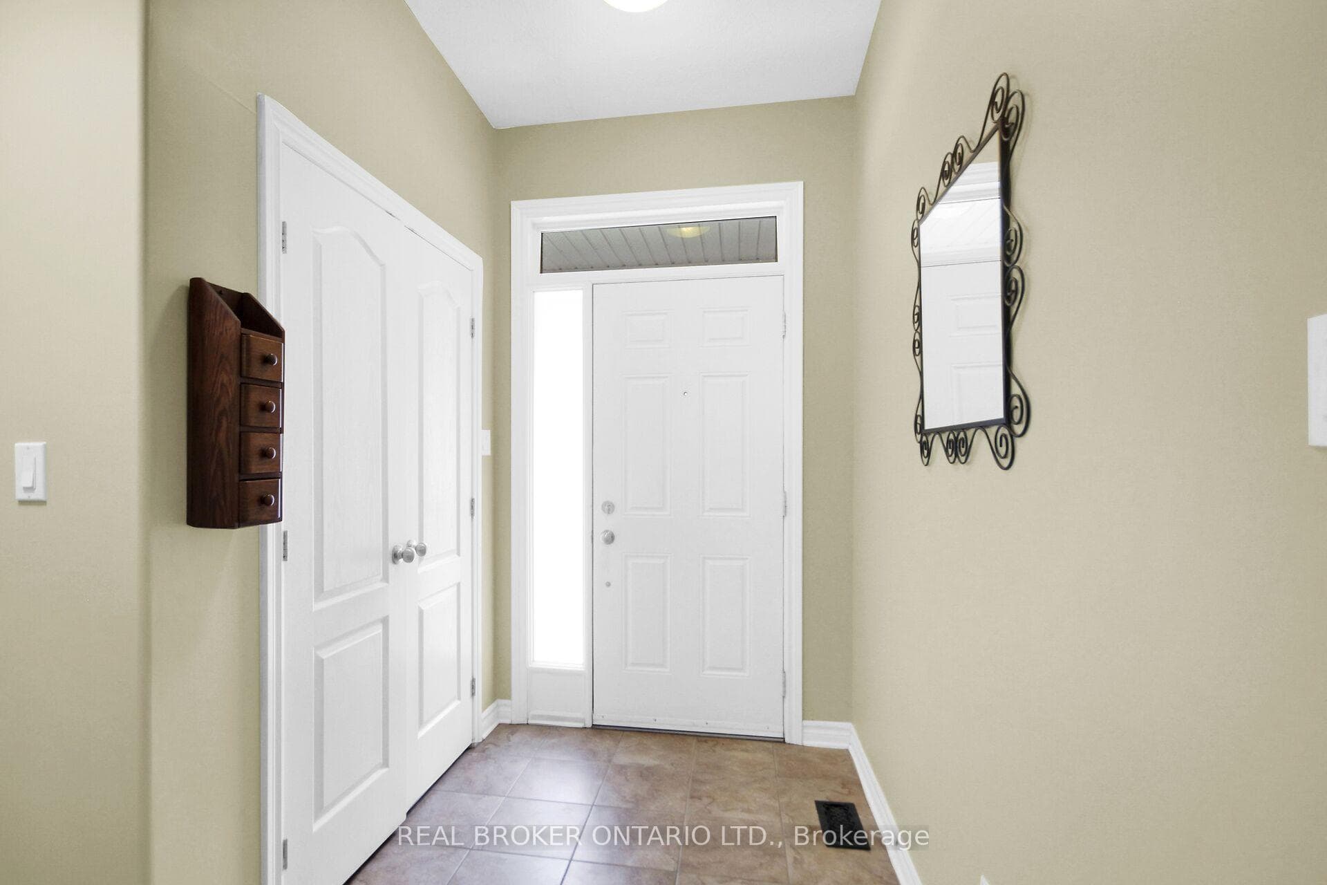 181 Talltree Crescent photo 4