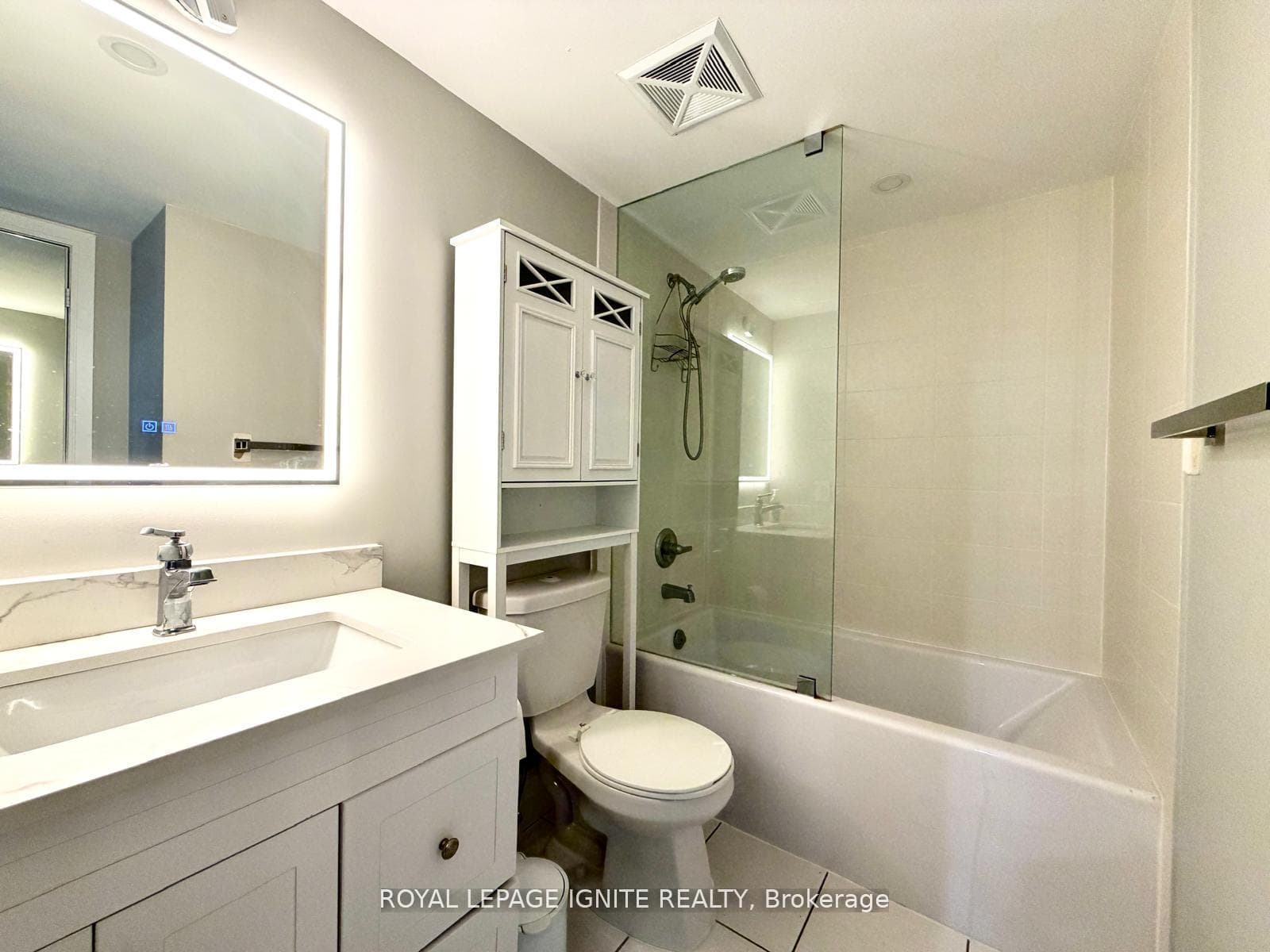 151 Village Green Square Unit 2001 photo 17