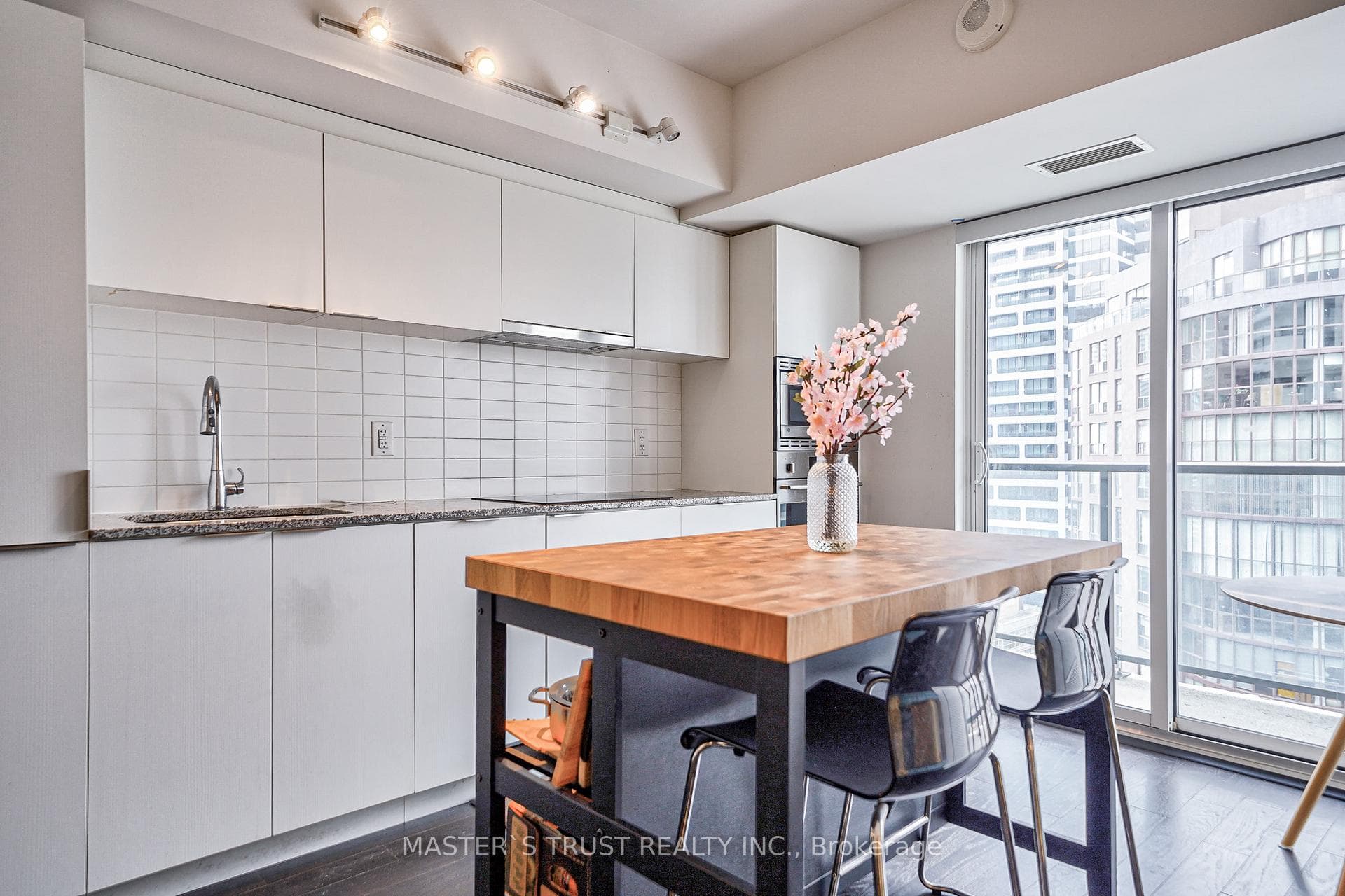 955 Bay Street Unit 2301 photo 8