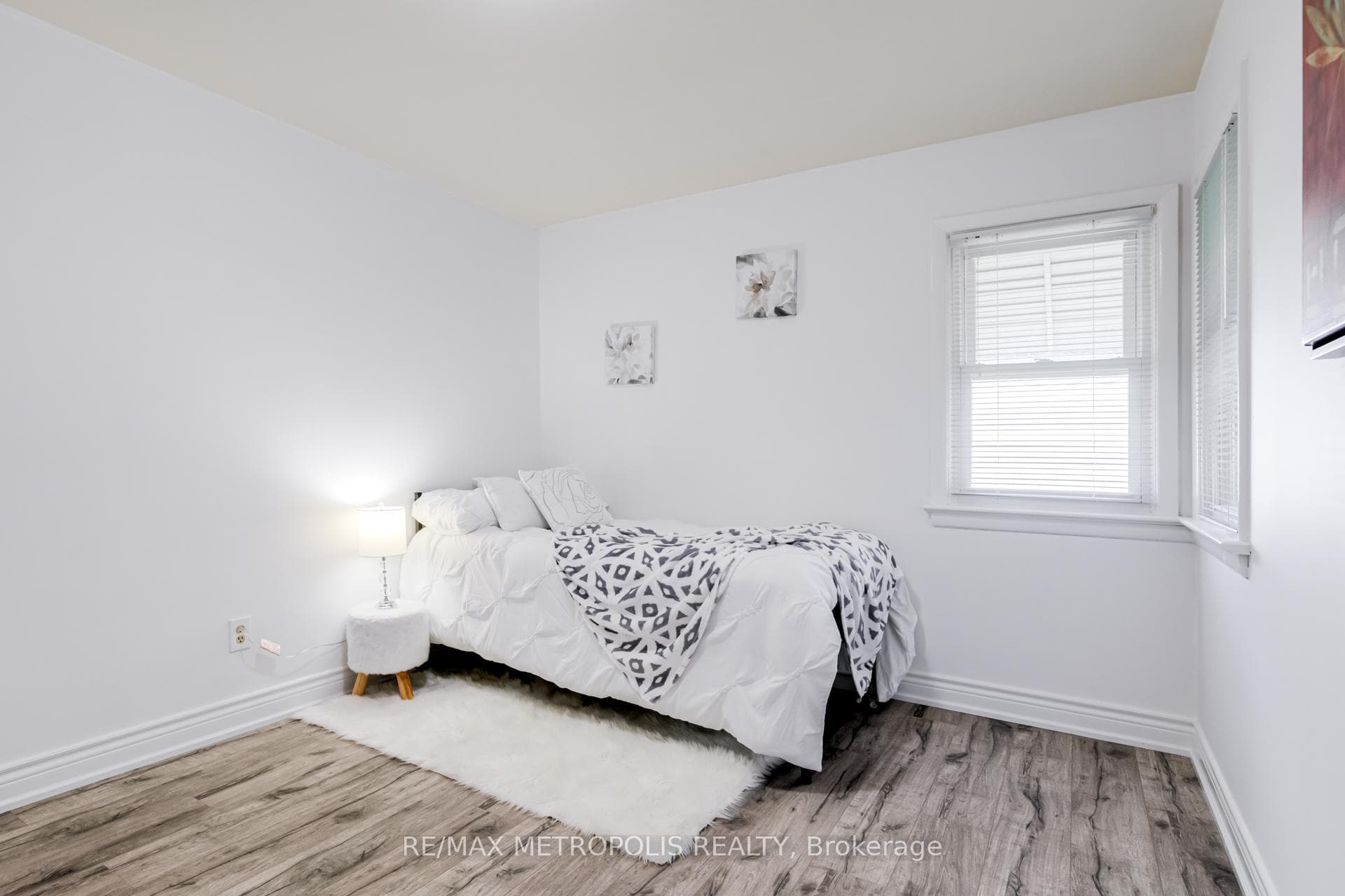 76 Albert Street photo 13