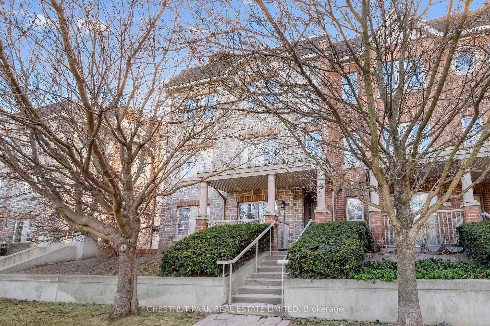 95 The Queensway N/A Unit TH 7 photo 1