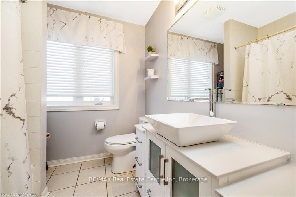 1595 EVANS Terrace photo 28