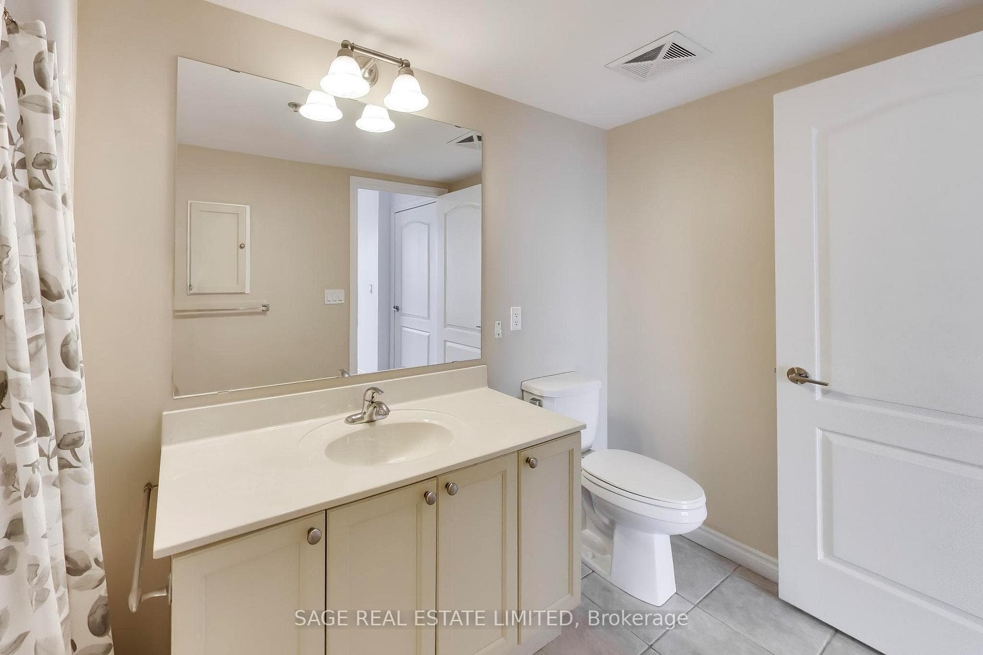 810 Scollard Court Unit 902 photo 19