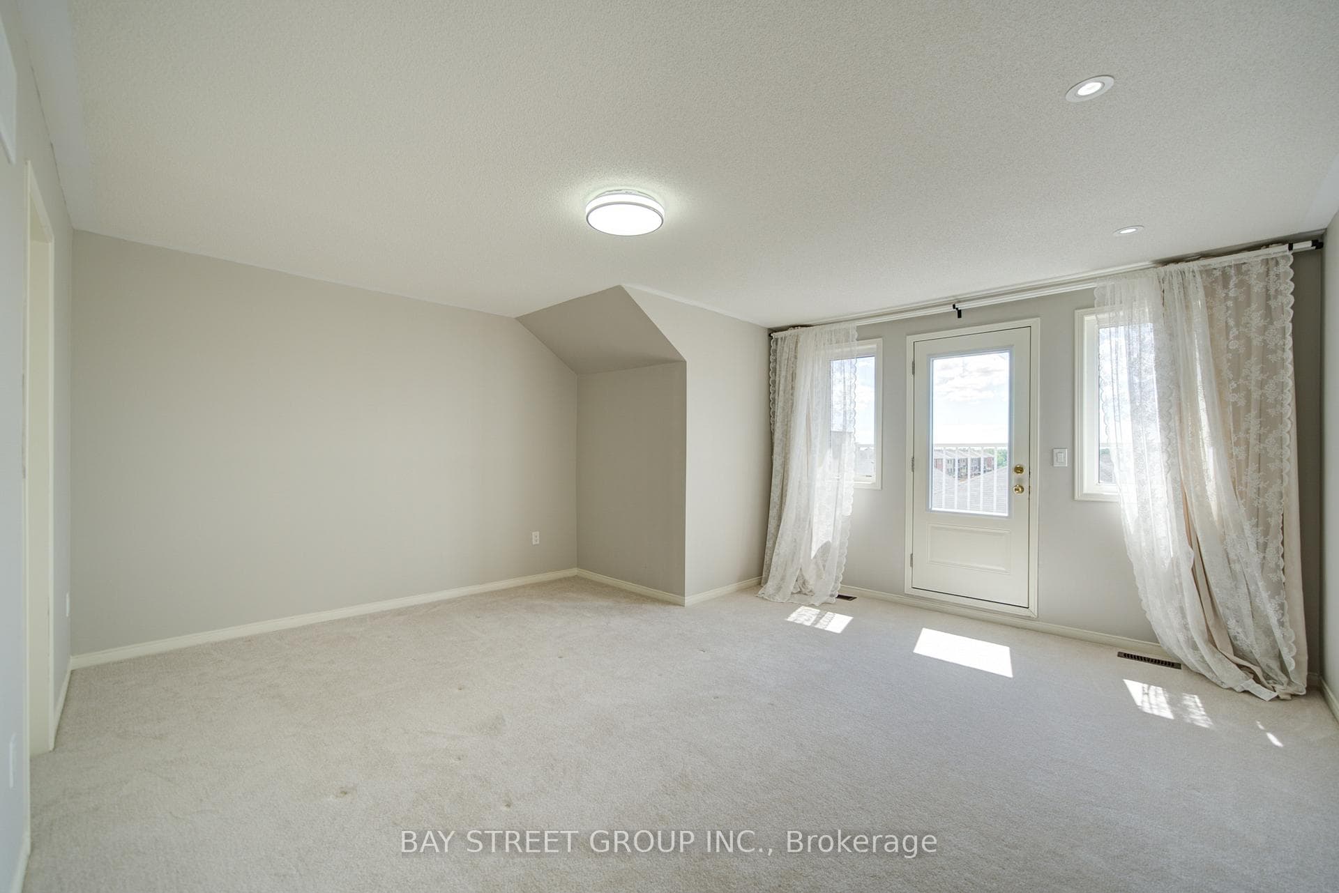 114 Ness Drive photo 27