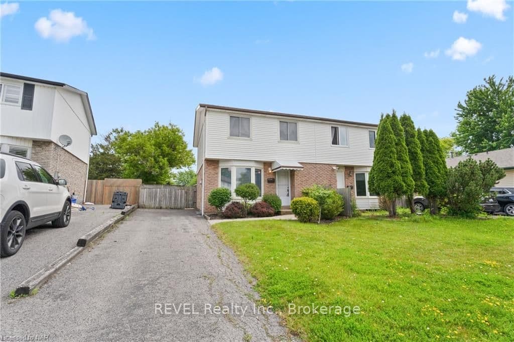 88 MANLEY Crescent photo 1