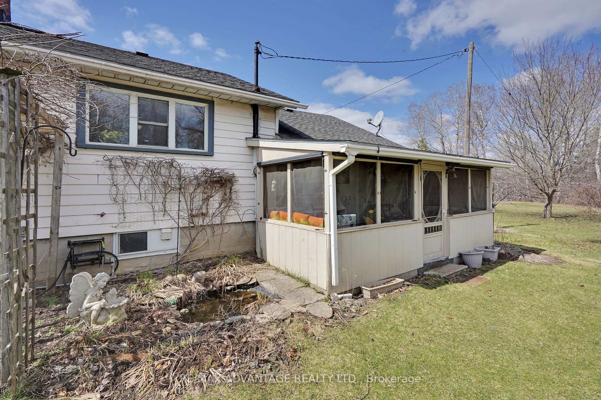 2678 Dorchester Road photo 35