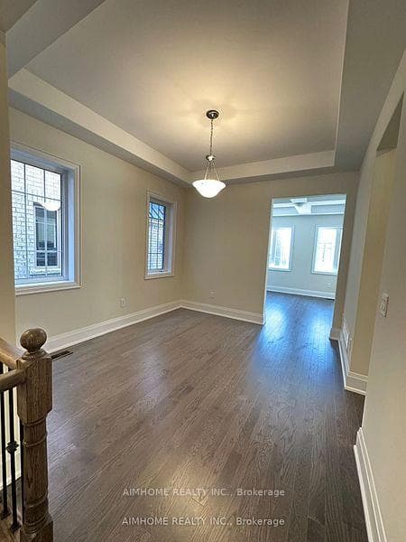 14 CINQUEFOIL Street Unit 3 photo 9