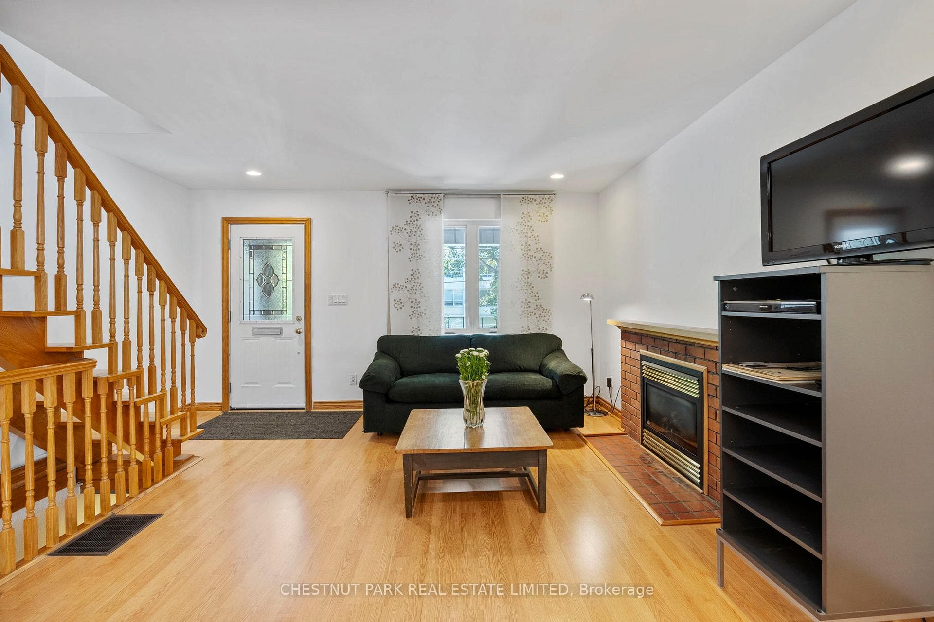 23 Edith Drive photo 8