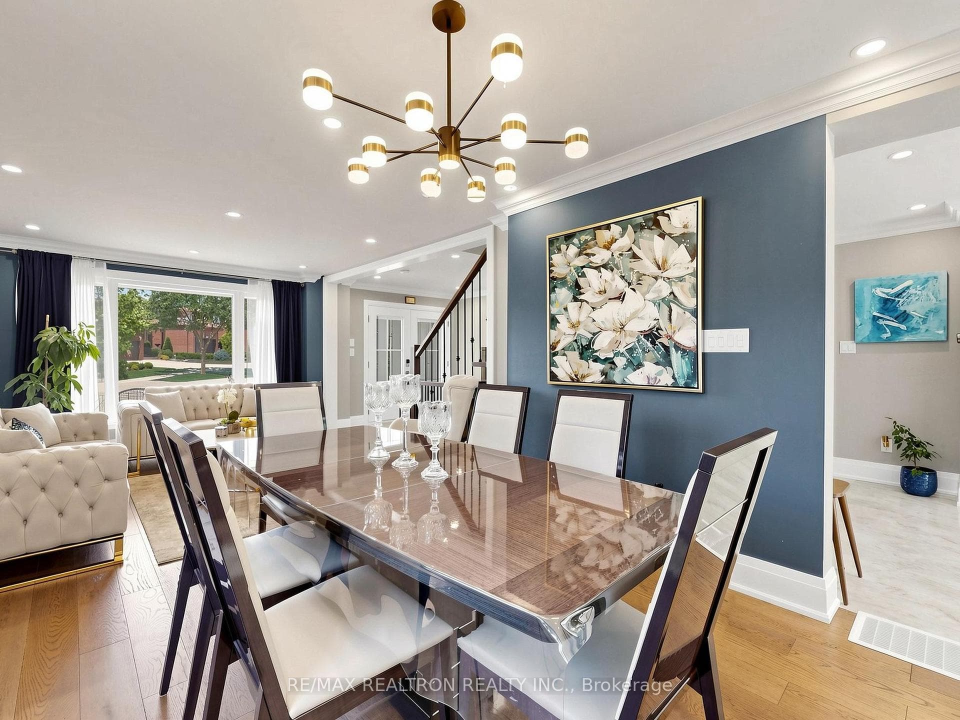 132 Stilecroft Drive photo 5