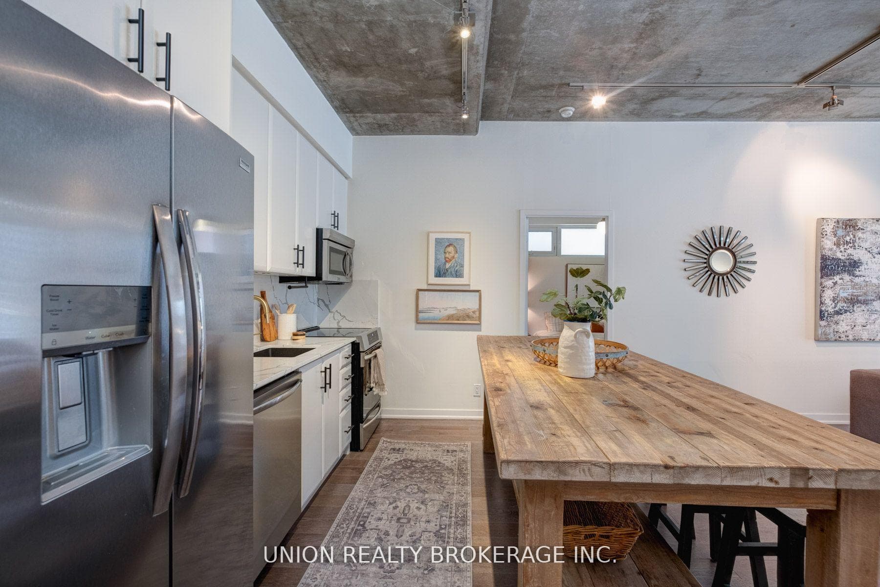 201 Carlaw Avenue Unit 105 photo 17