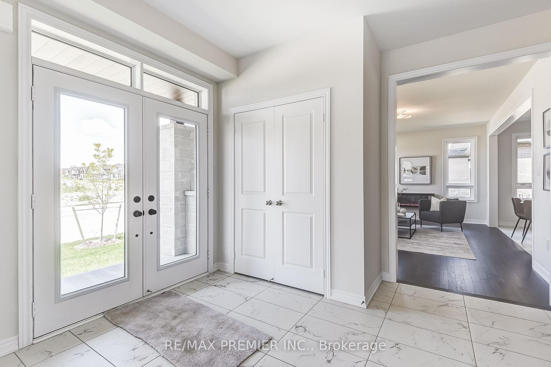 223 Yakefarm Boulevard photo 7