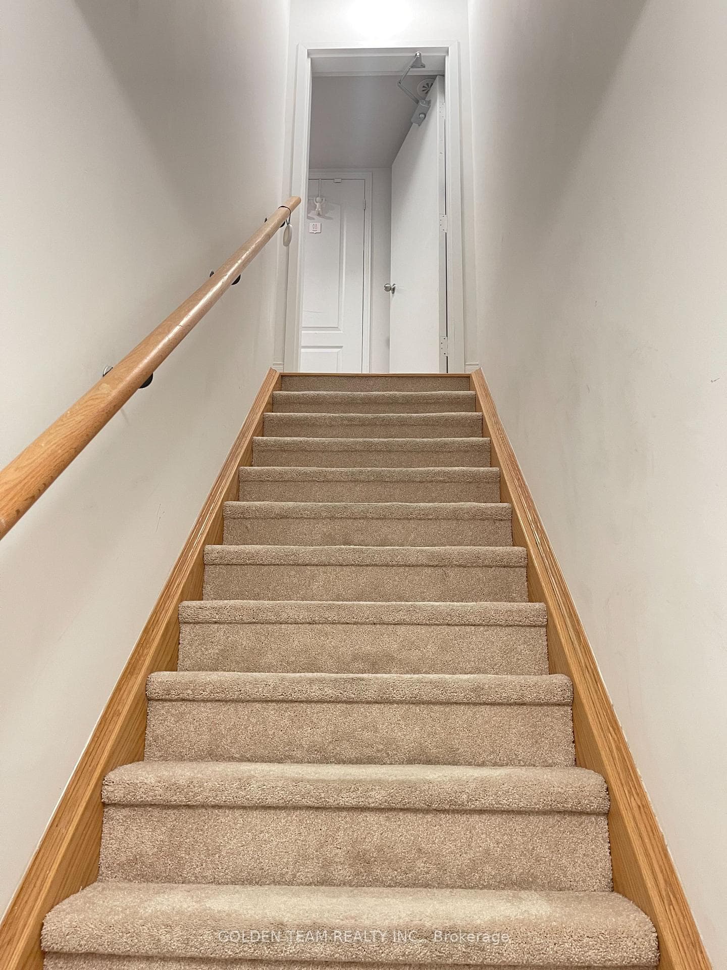 2480 Post Road Unit 11 photo 3