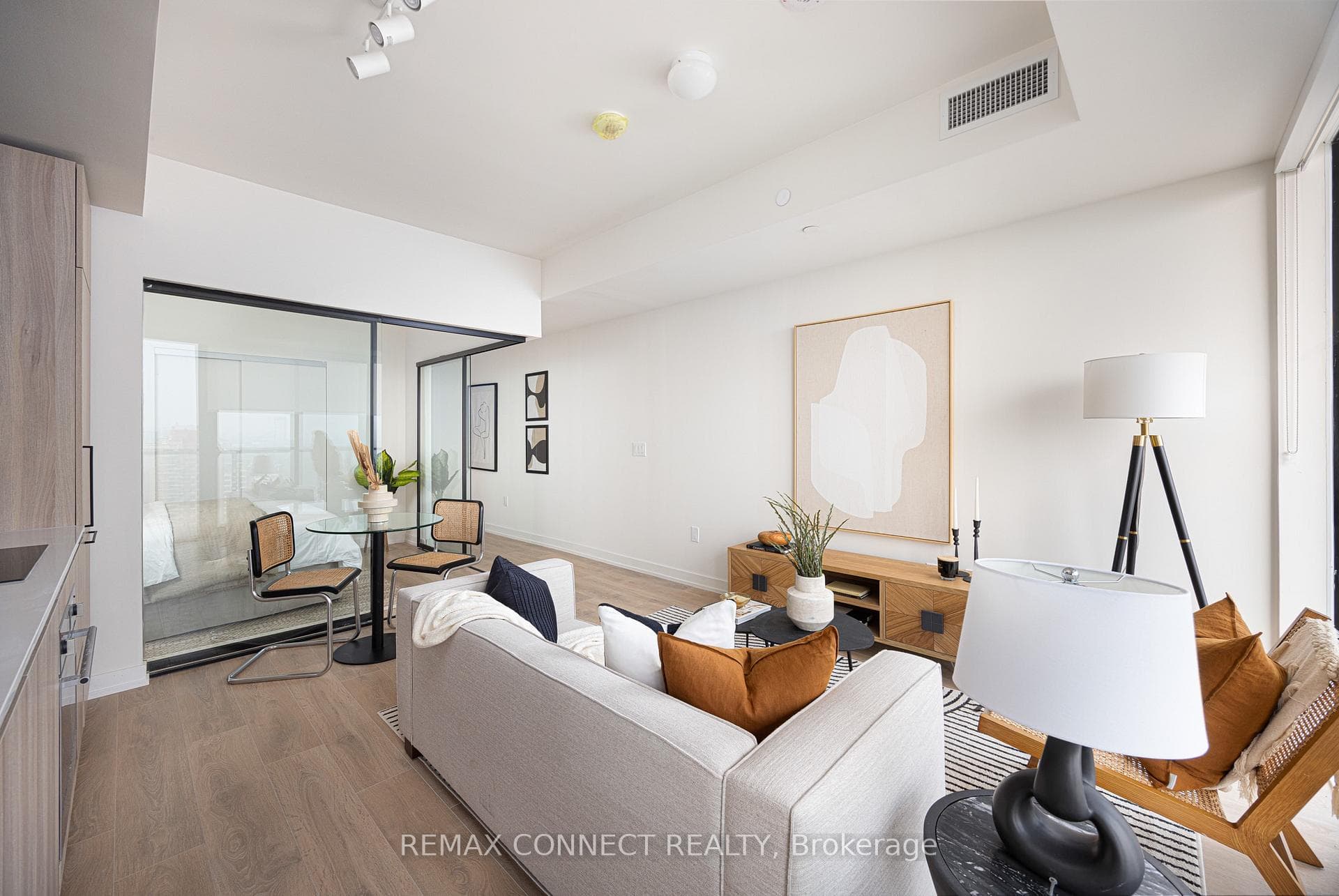 181 Sterling Road Unit 1605 photo 9