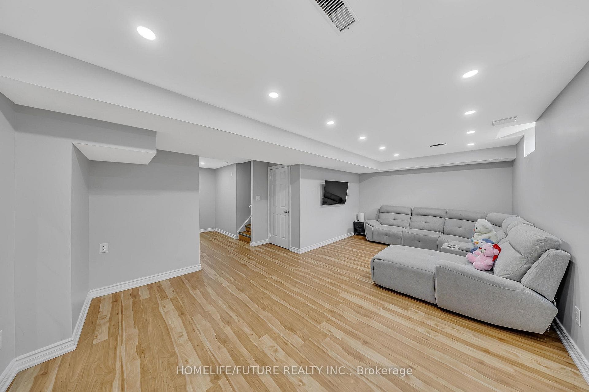 54 Oswell Drive photo 29