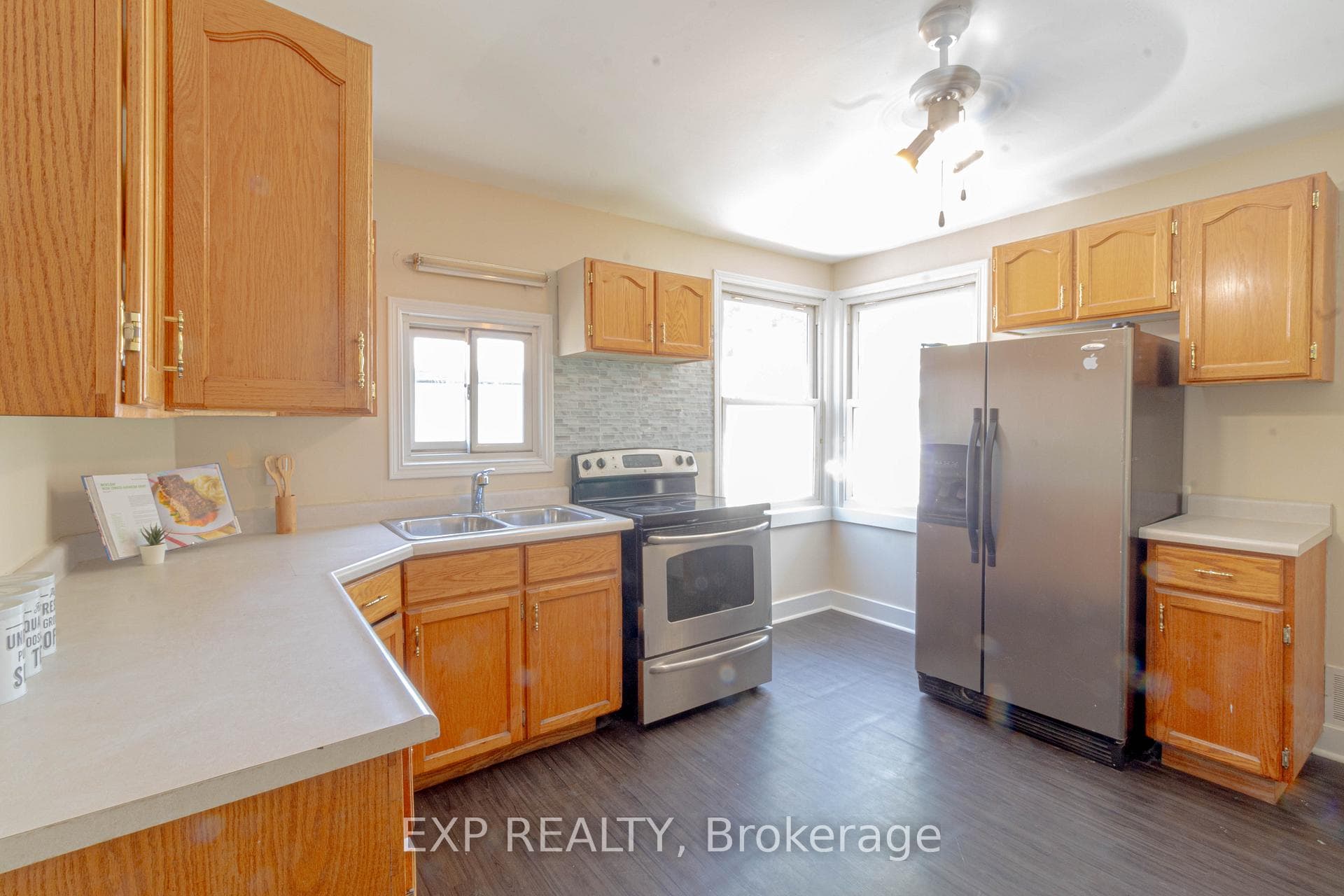 5782 Byng Avenue photo 10
