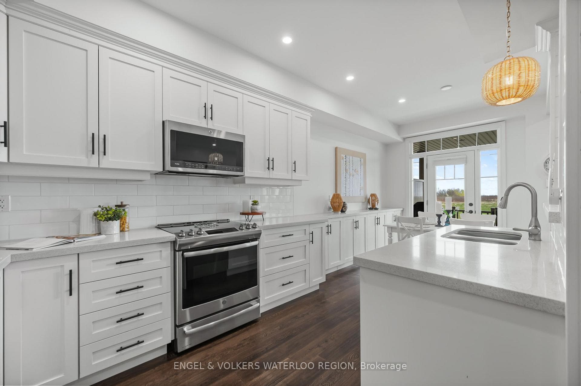 86 Dunrobin Lane photo 19