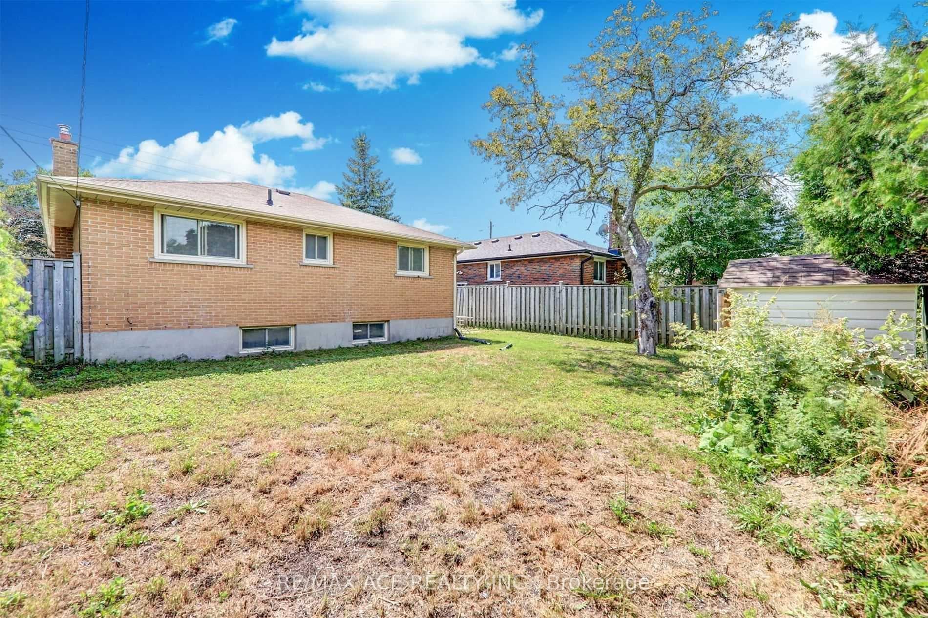 646 Gibb Street photo 32