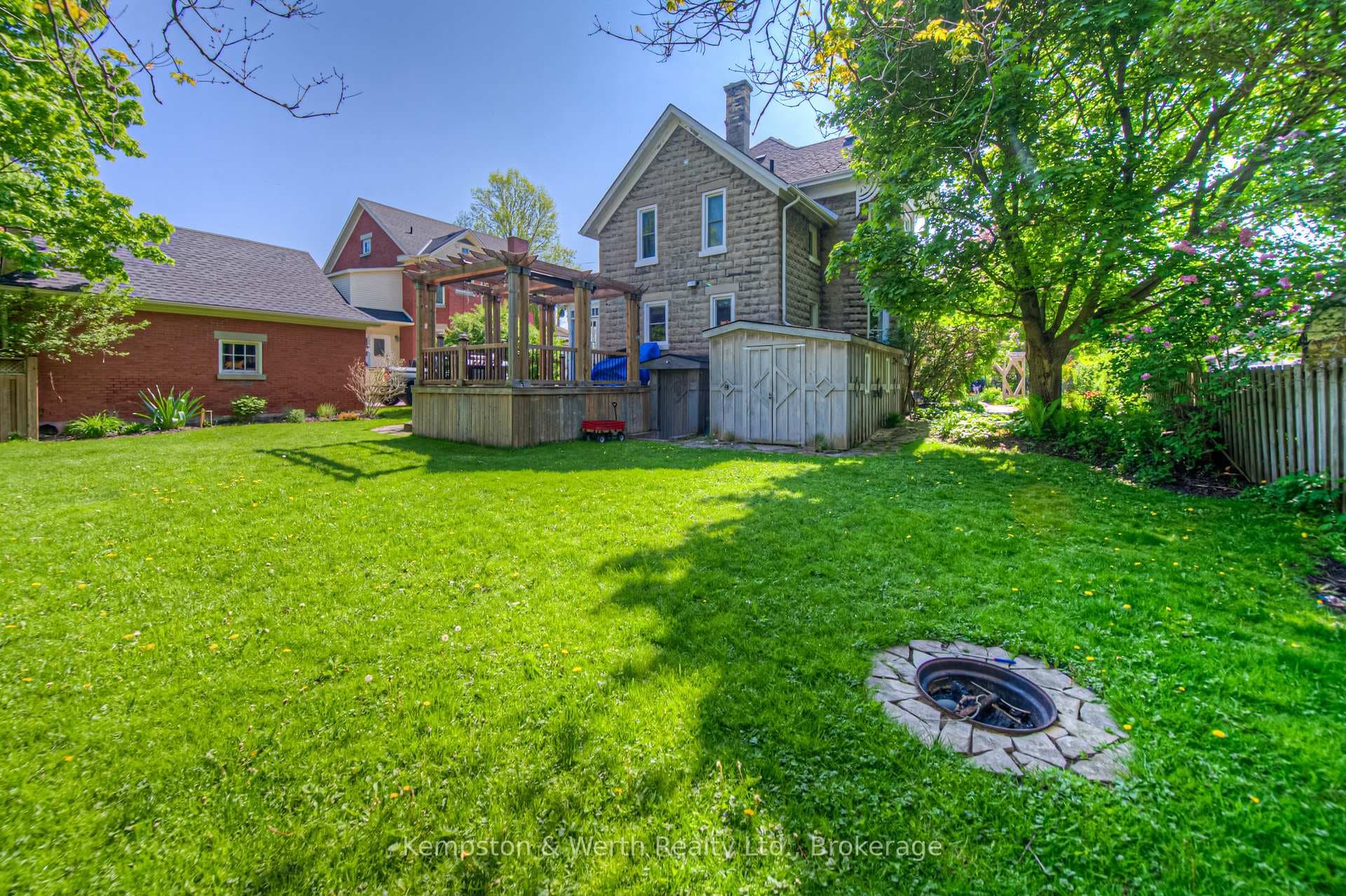 333 Barber Avenue photo 9