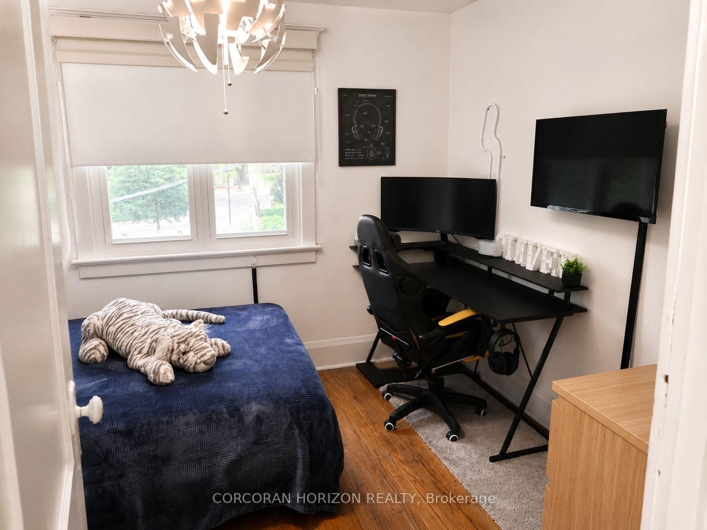 77 Montgomery Avenue photo 27