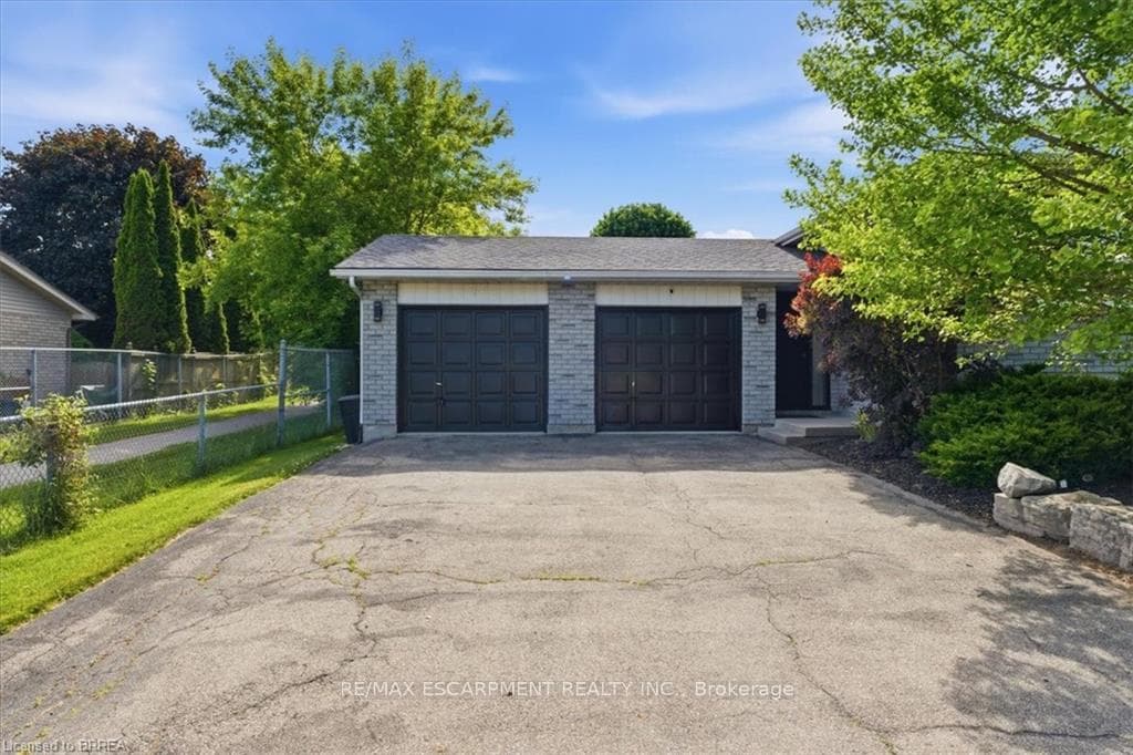 33 Edward Avenue photo 3