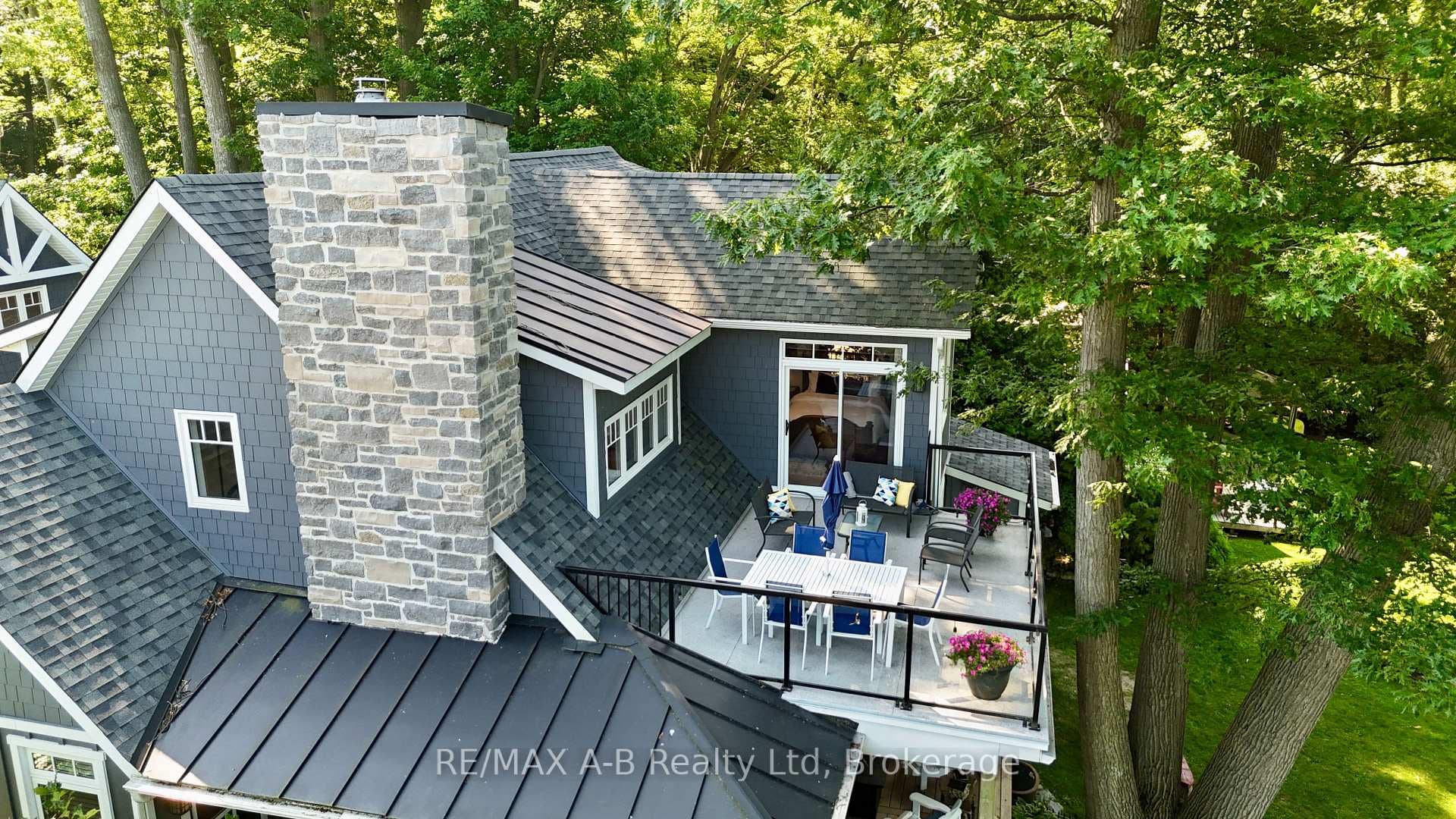 281 Mank Street photo 29