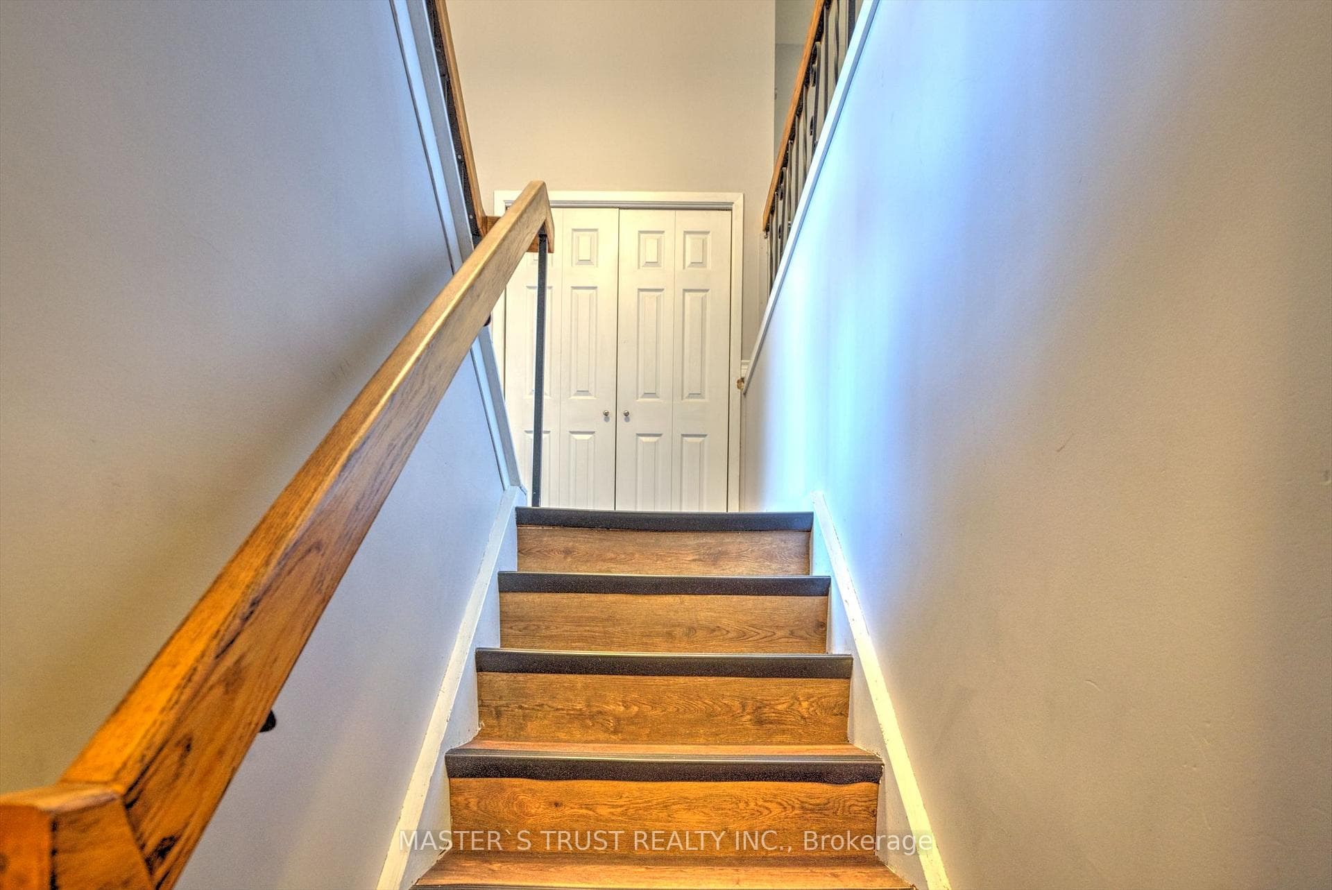 200 SUMMIT Drive photo 22
