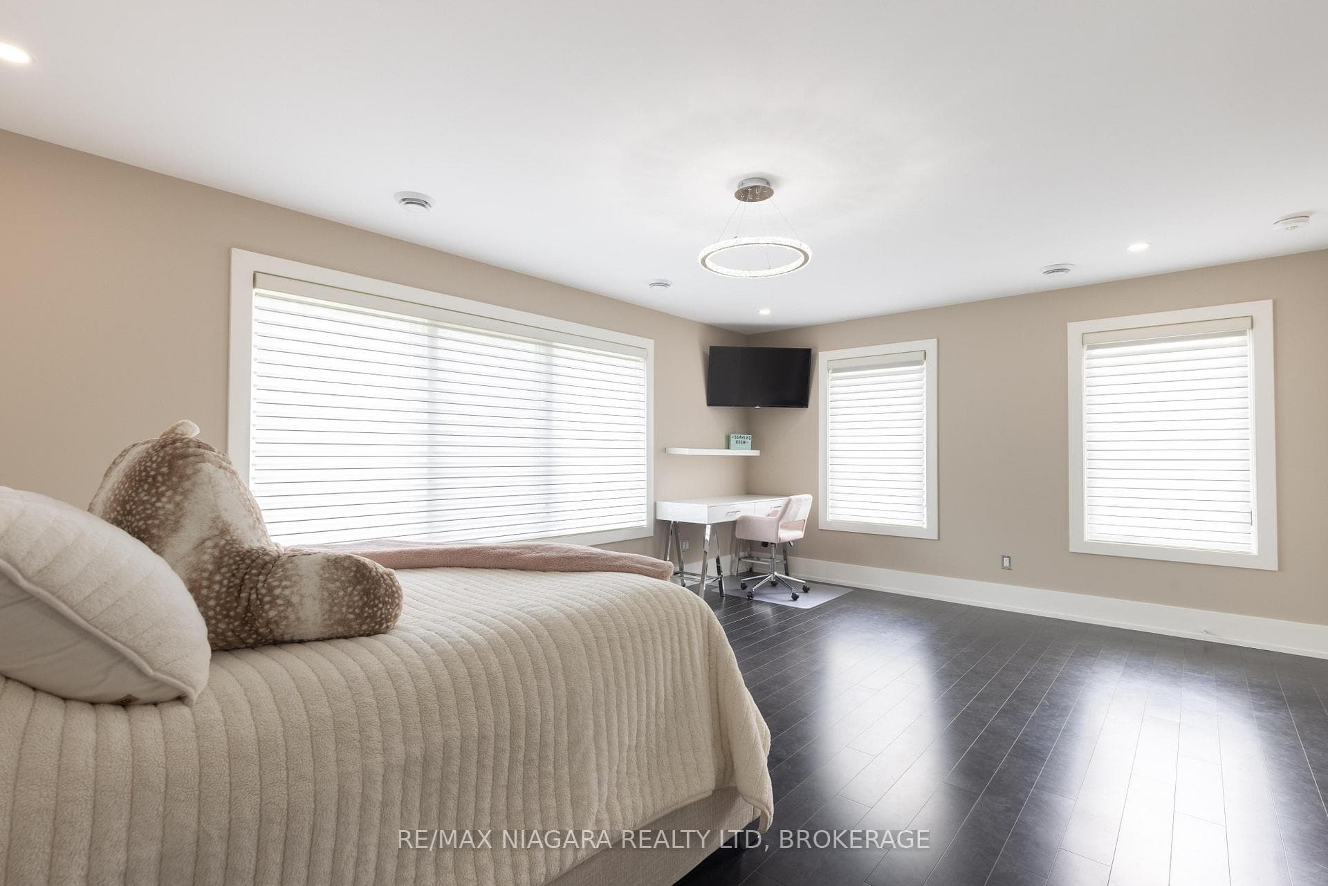 362 Niagara Boulevard photo 37