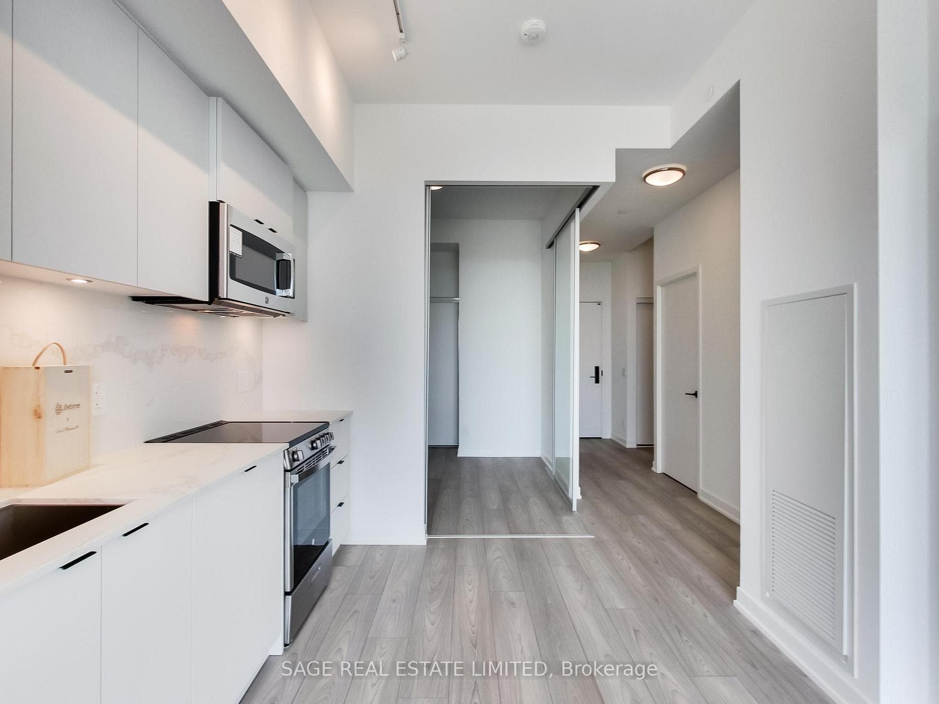 285 Dufferin Street Unit 1210 photo 19