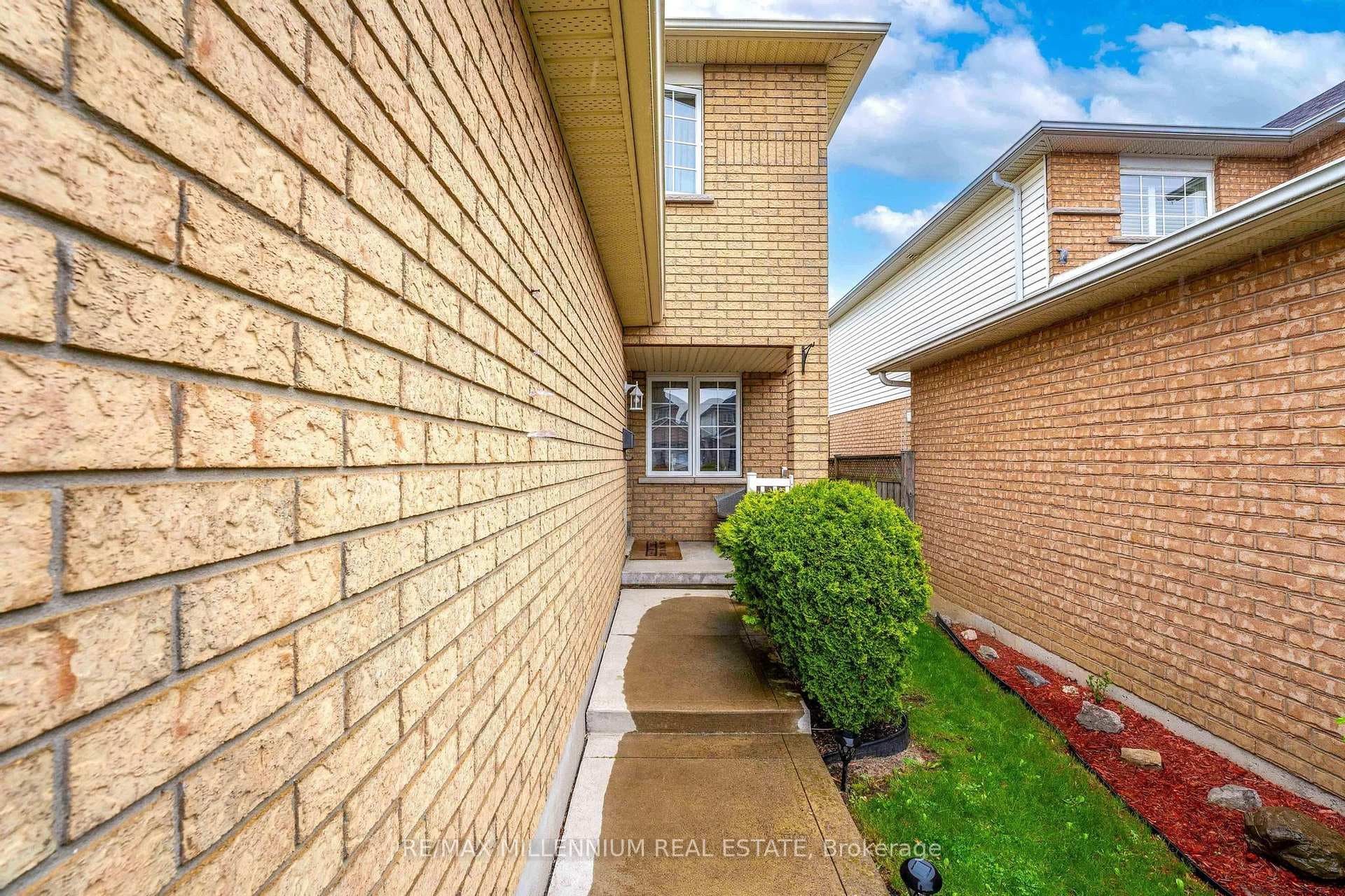 43 Bianca Drive photo 4