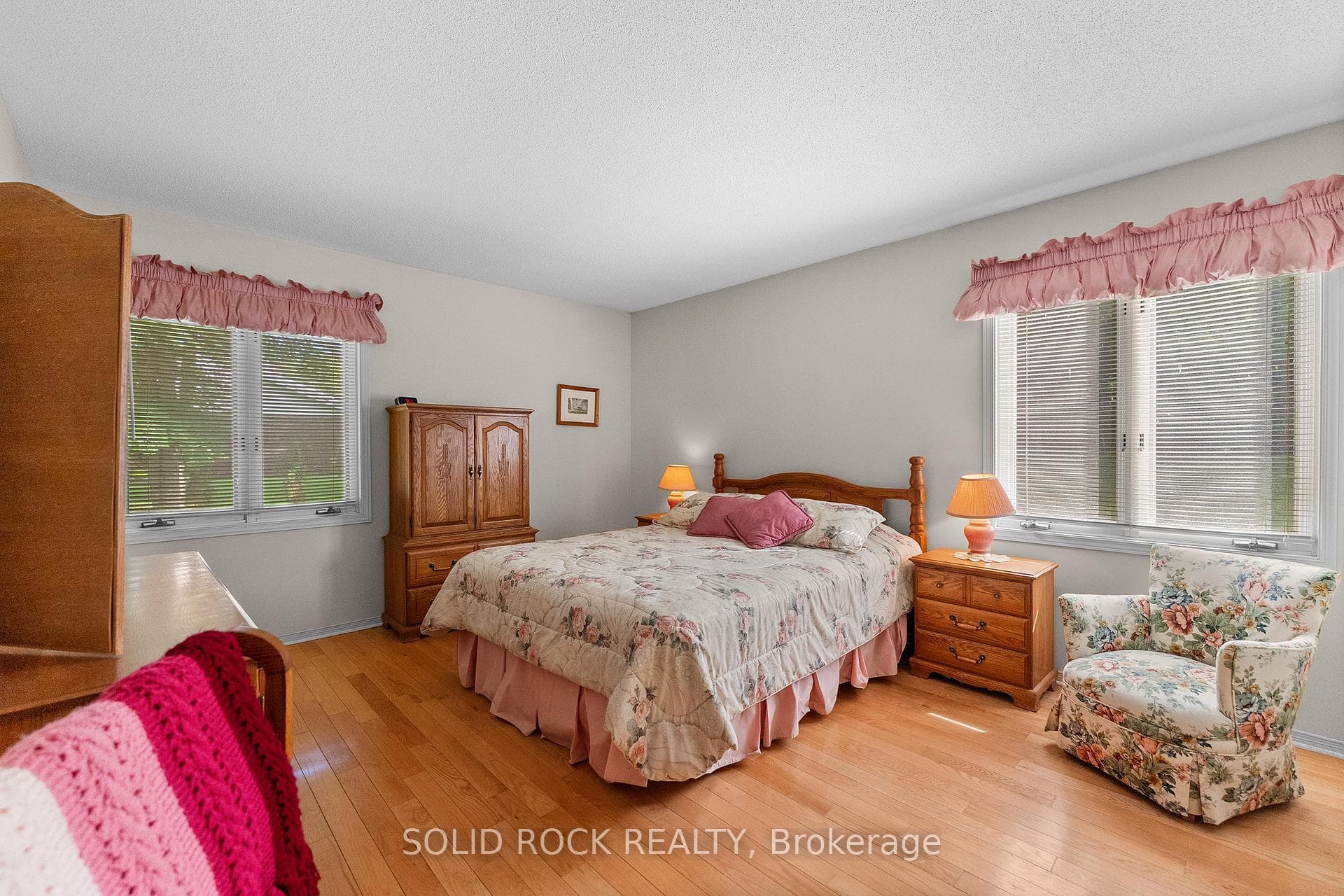89 Woodridge Court photo 31