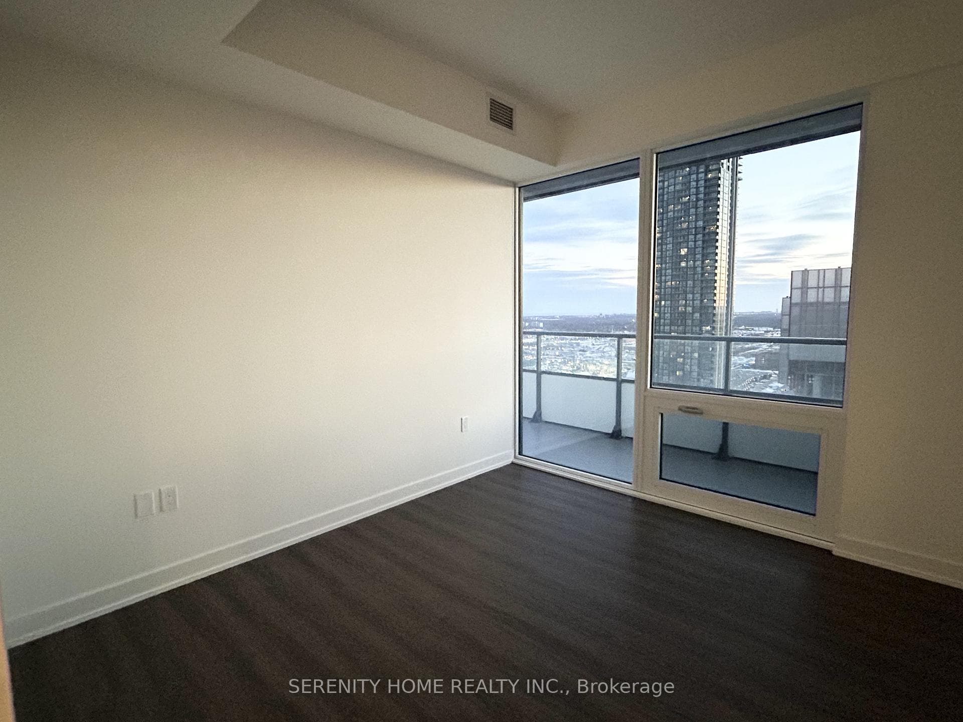 448 Burnhamthorpe Road Unit 2311 photo 10
