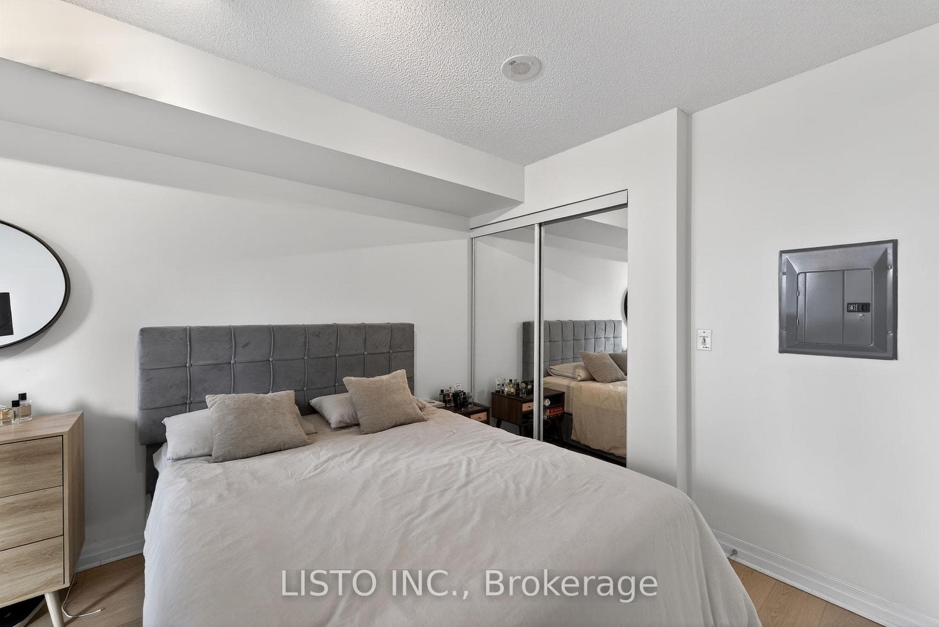 16 Yonge Street Unit 1013 photo 18