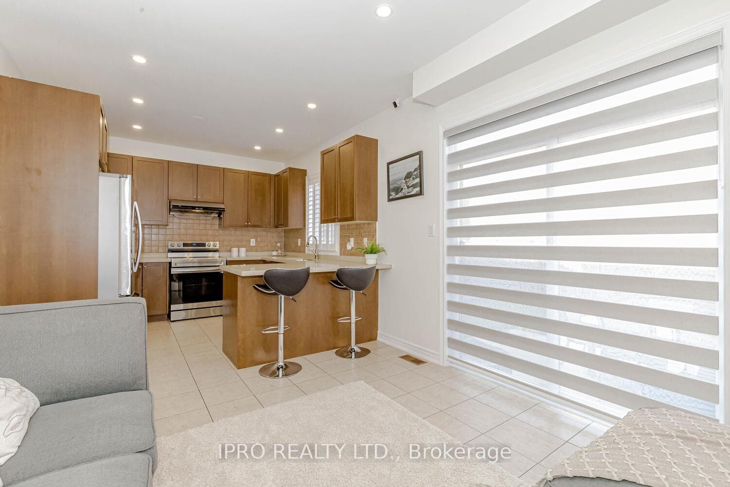 321 Dalgleish Gardens photo 18