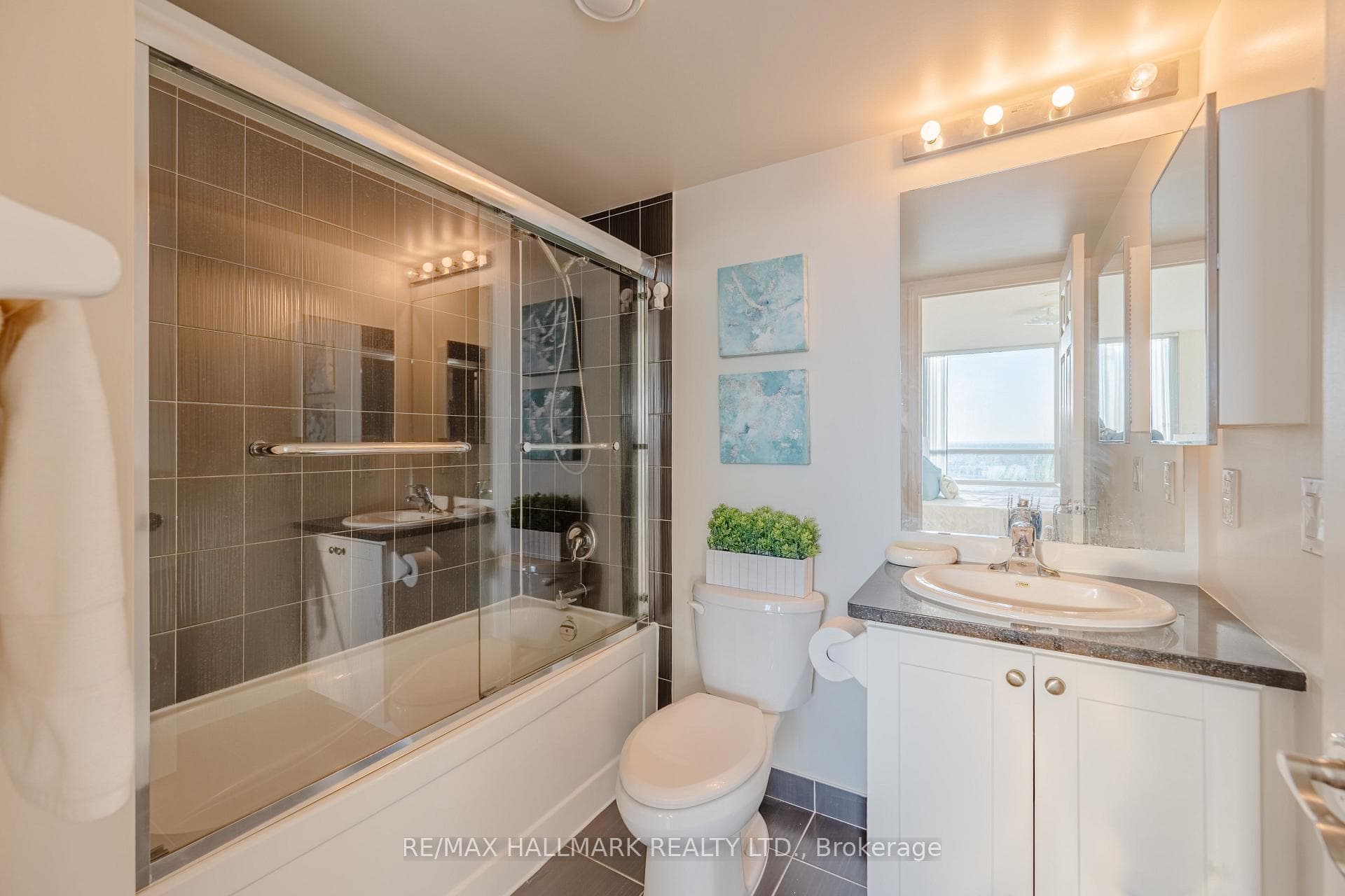 ENSUITE WASHROOM - MASTER BEDROOM