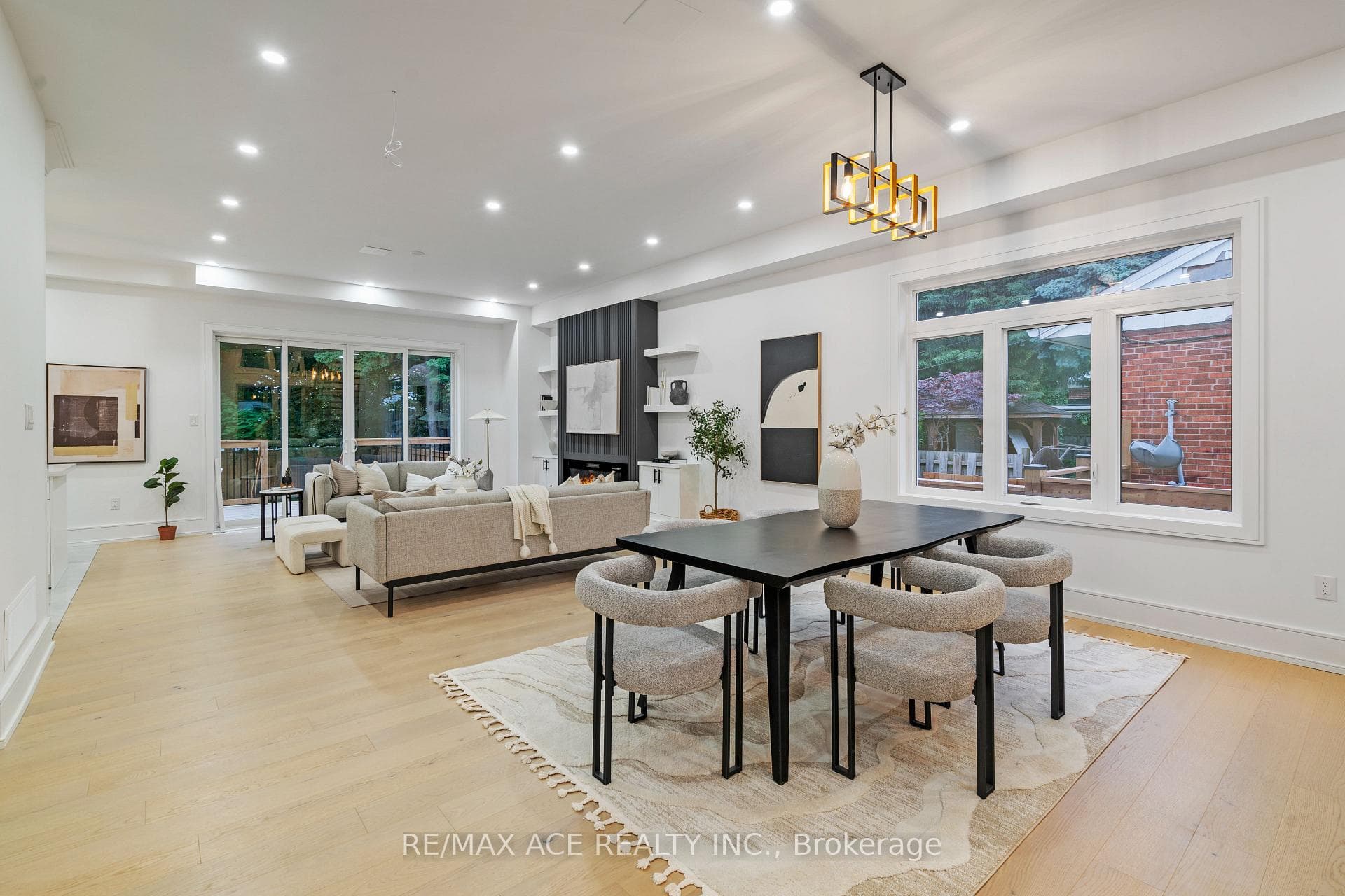 12 McCowan Road photo 8