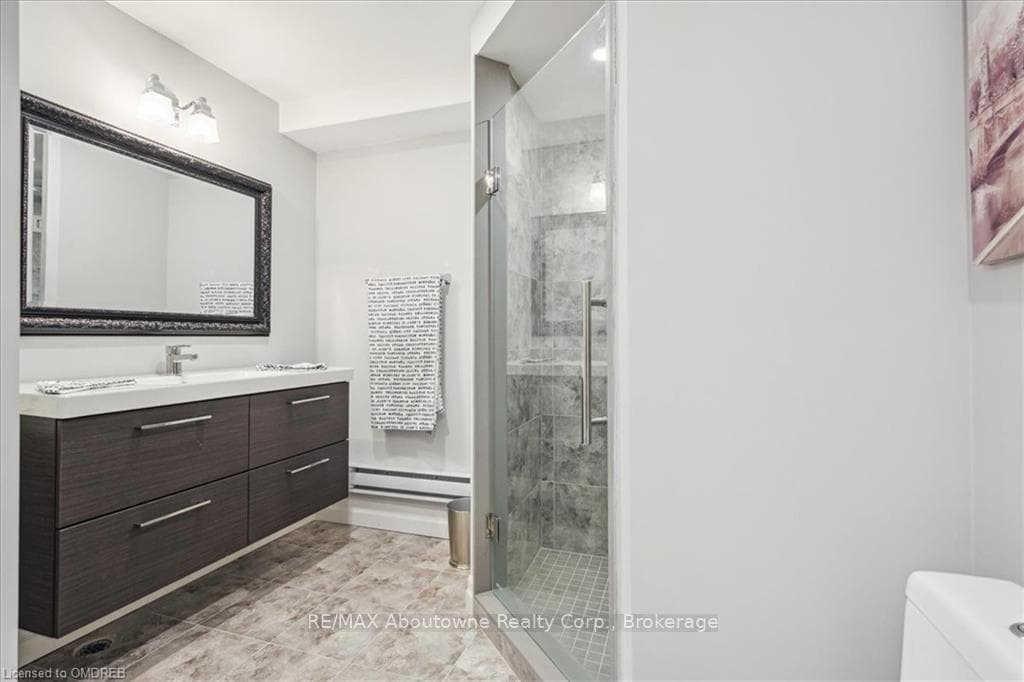 131 LEADERSHIP Drive photo 40