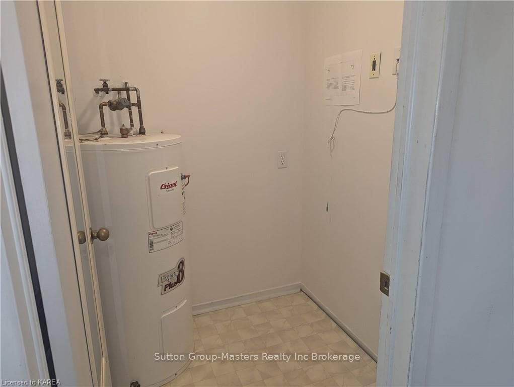 310 KINGSDALE Avenue Unit 408 photo 16