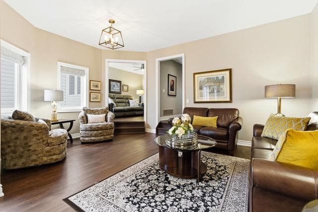 879 Kerr Street photo 14