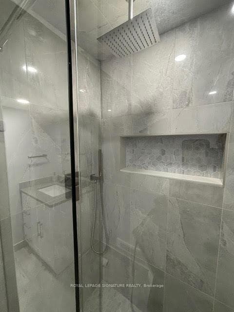 26 Kenninghall Boulevard Unit Lower photo 15