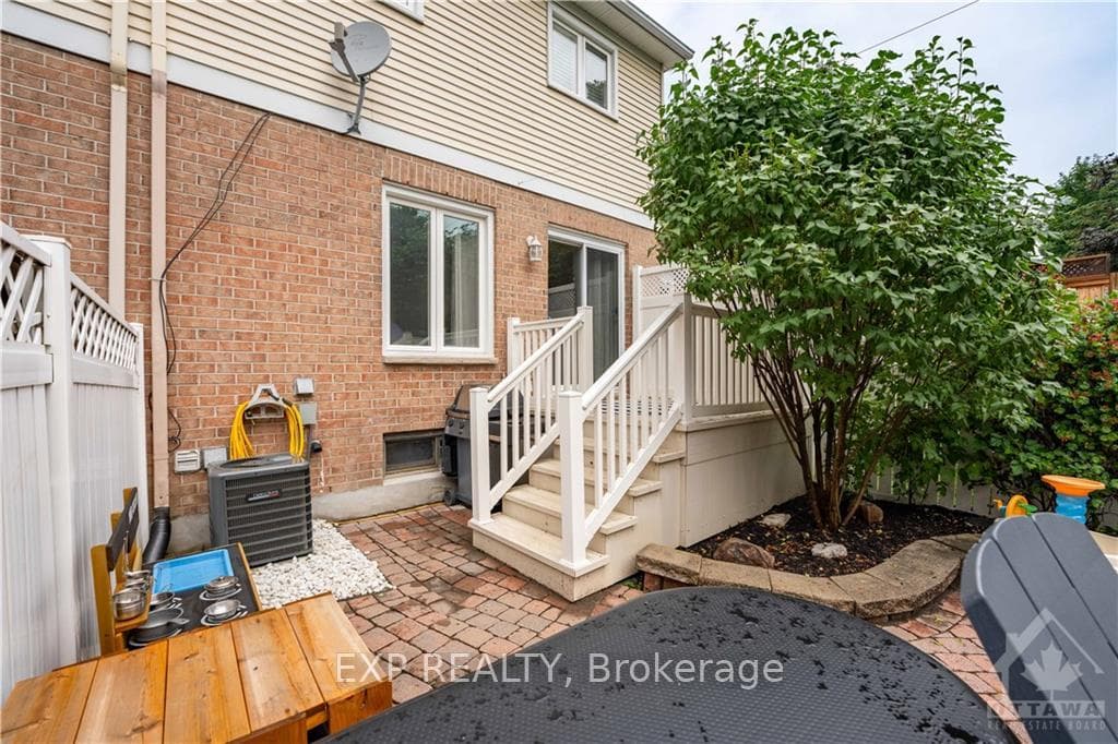 112 ASHPARK Crescent photo 28