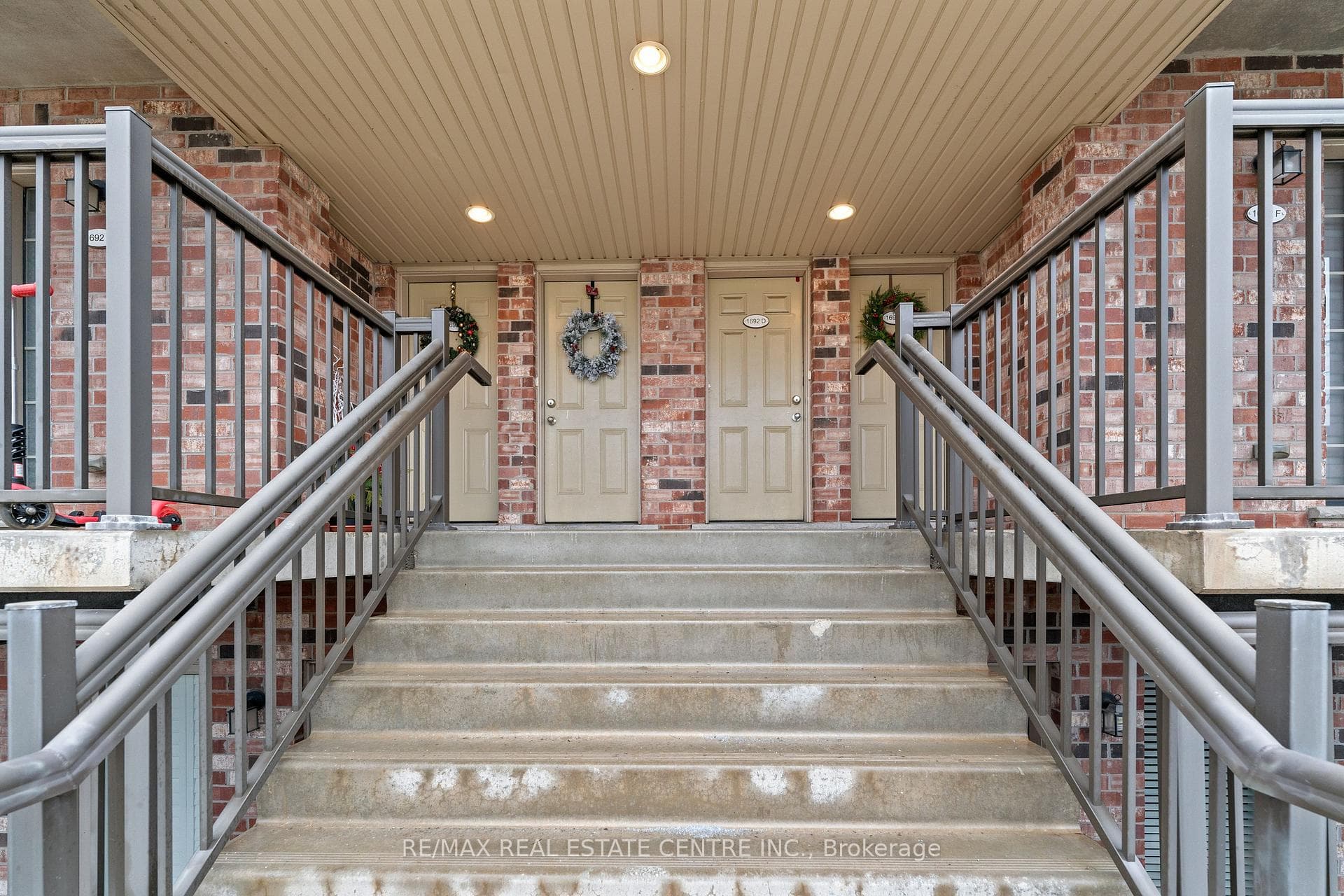 1692 Fischer Hallman Road Unit C photo 3
