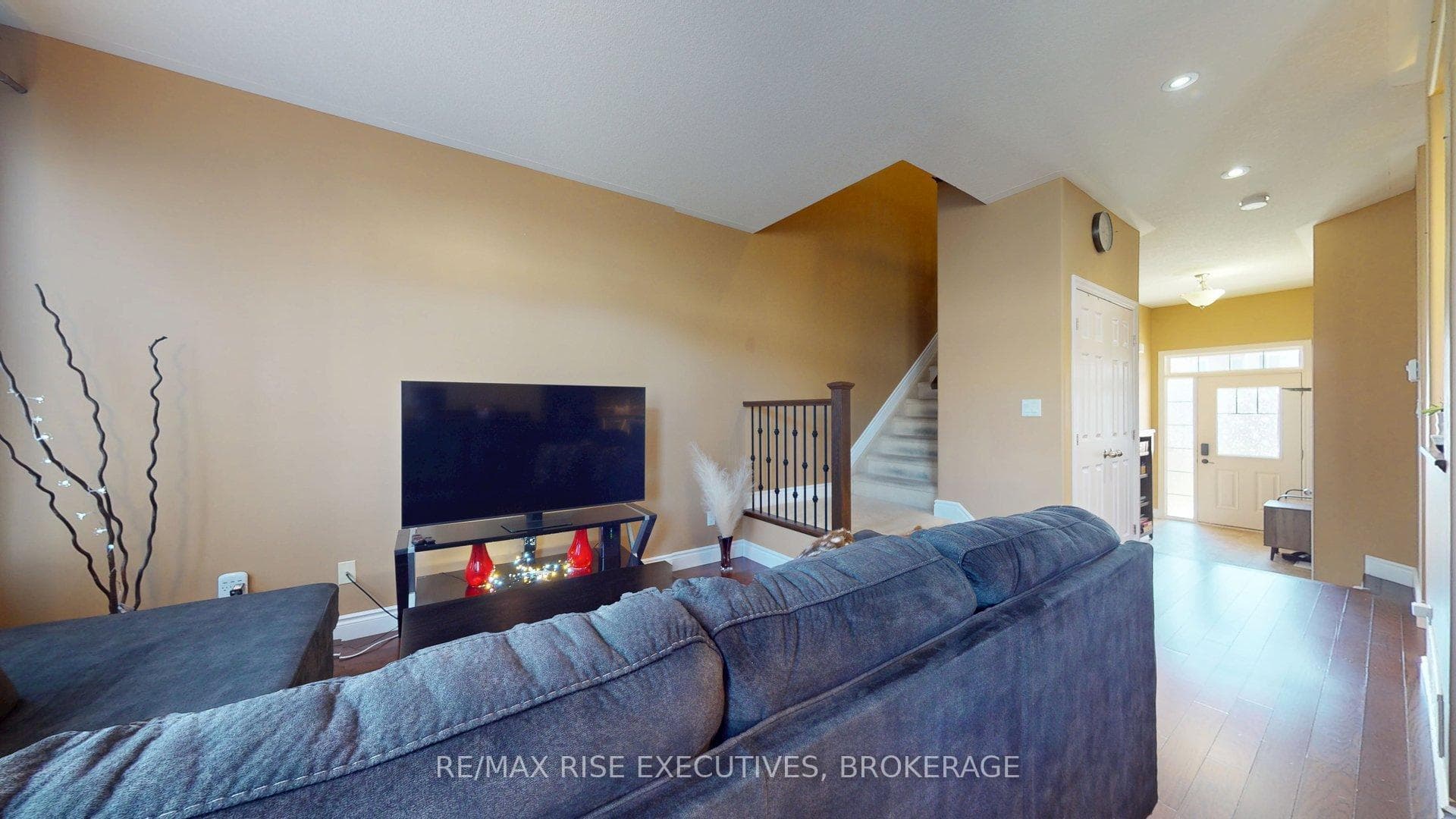 314 Janette Street photo 9