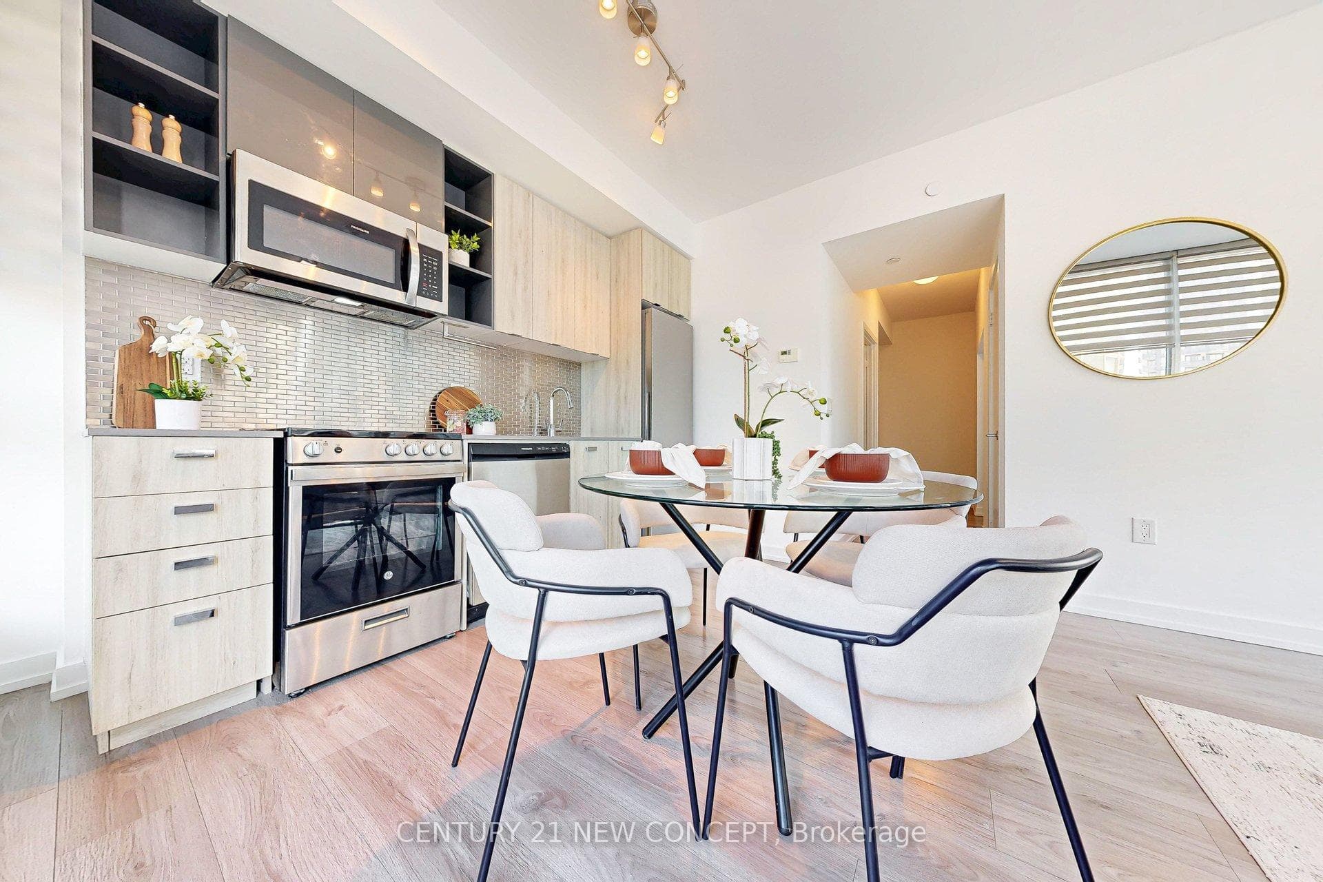 10 De Boers Drive Unit 313 photo 17