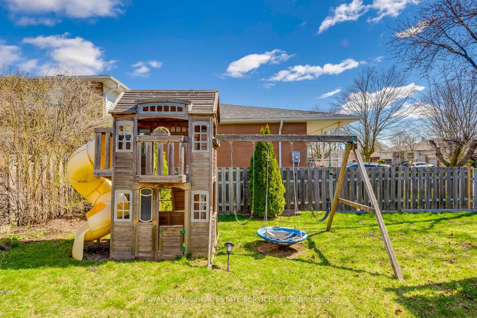 317 Ulric Crescent photo 47